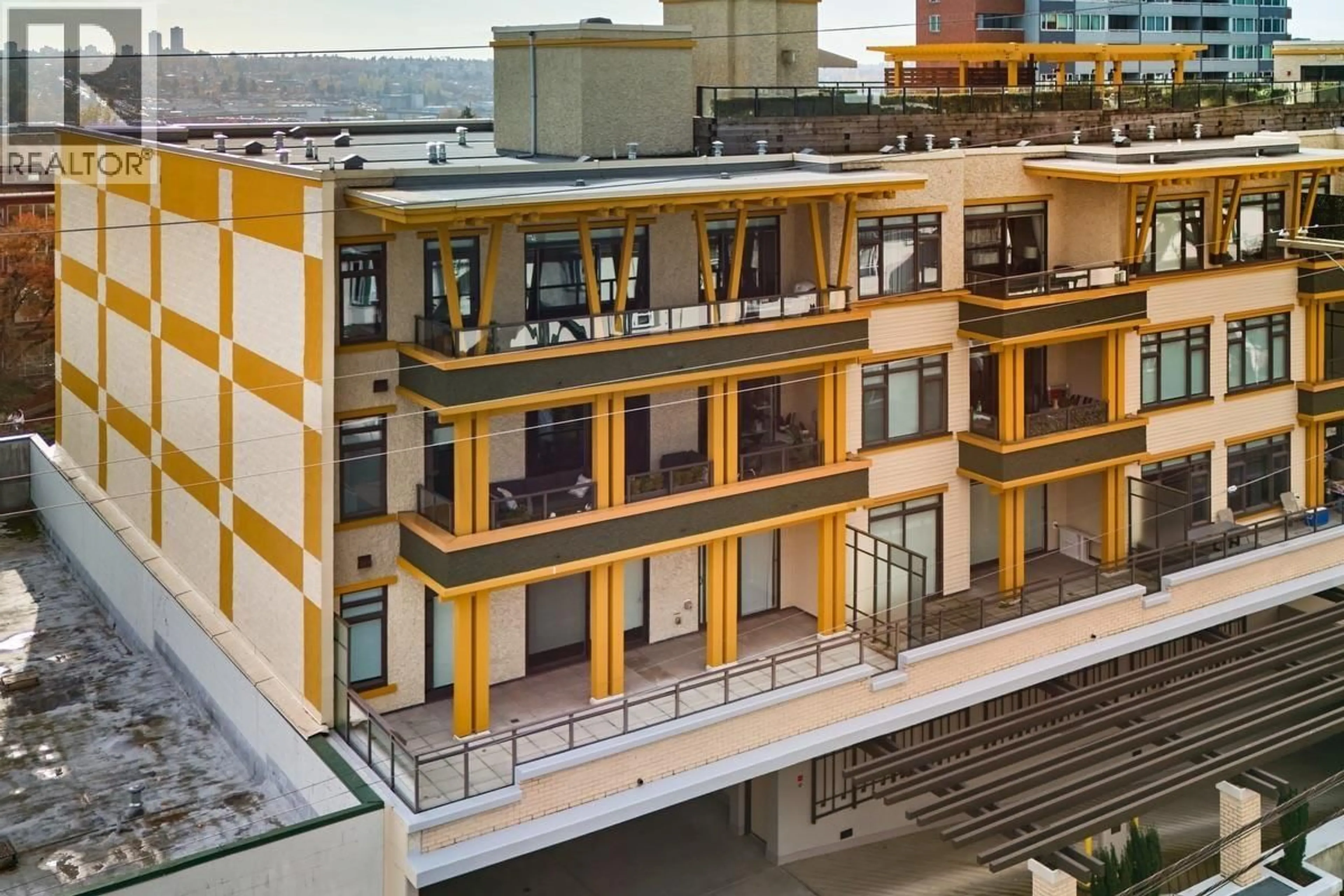 Unknown for 205 - 3971 HASTINGS STREET, Burnaby British Columbia V5C2H8