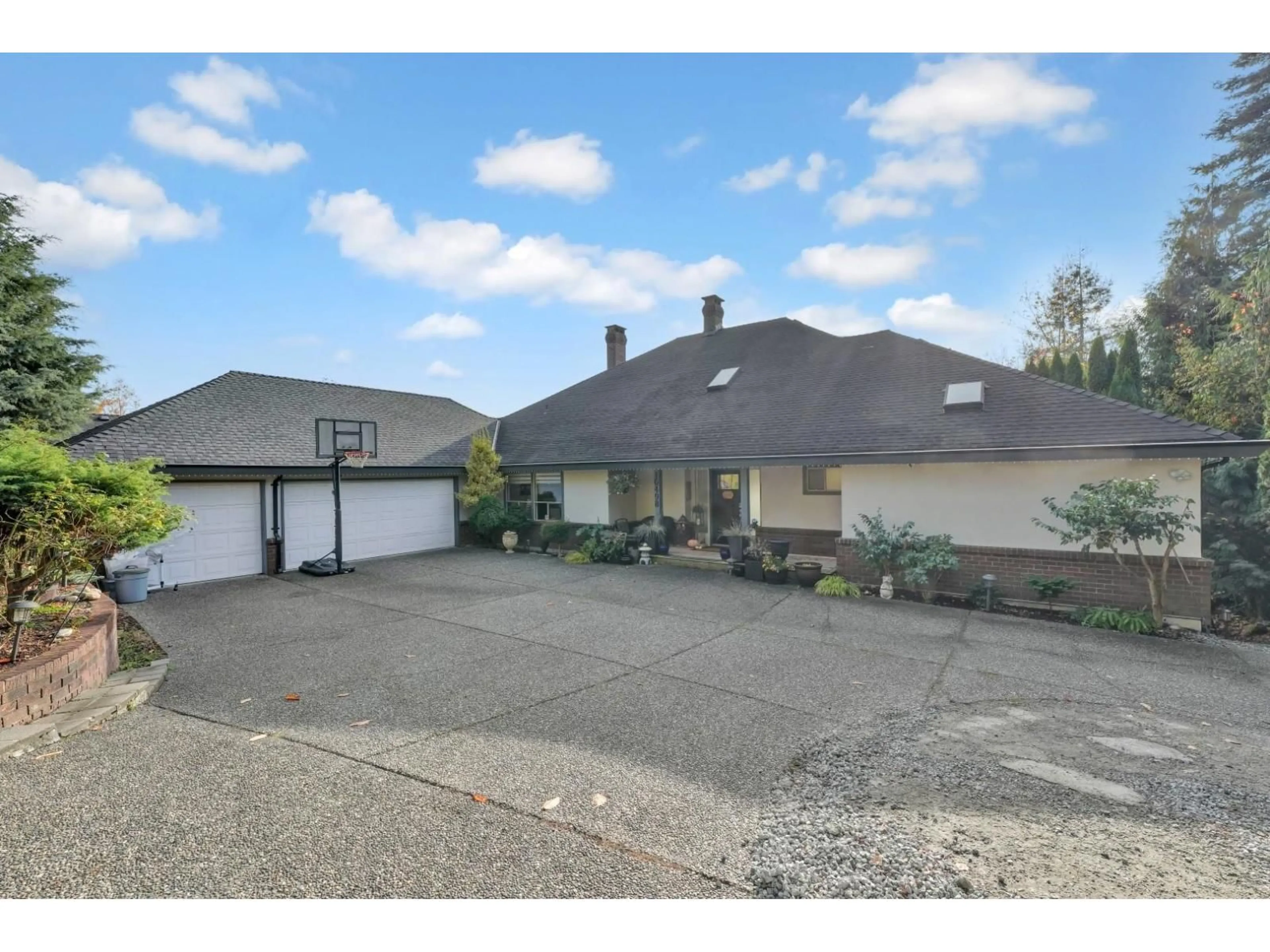 A pic from outside/outdoor area/front of a property/back of a property/a pic from drone, street for 16498 77, Surrey British Columbia V4N0L5