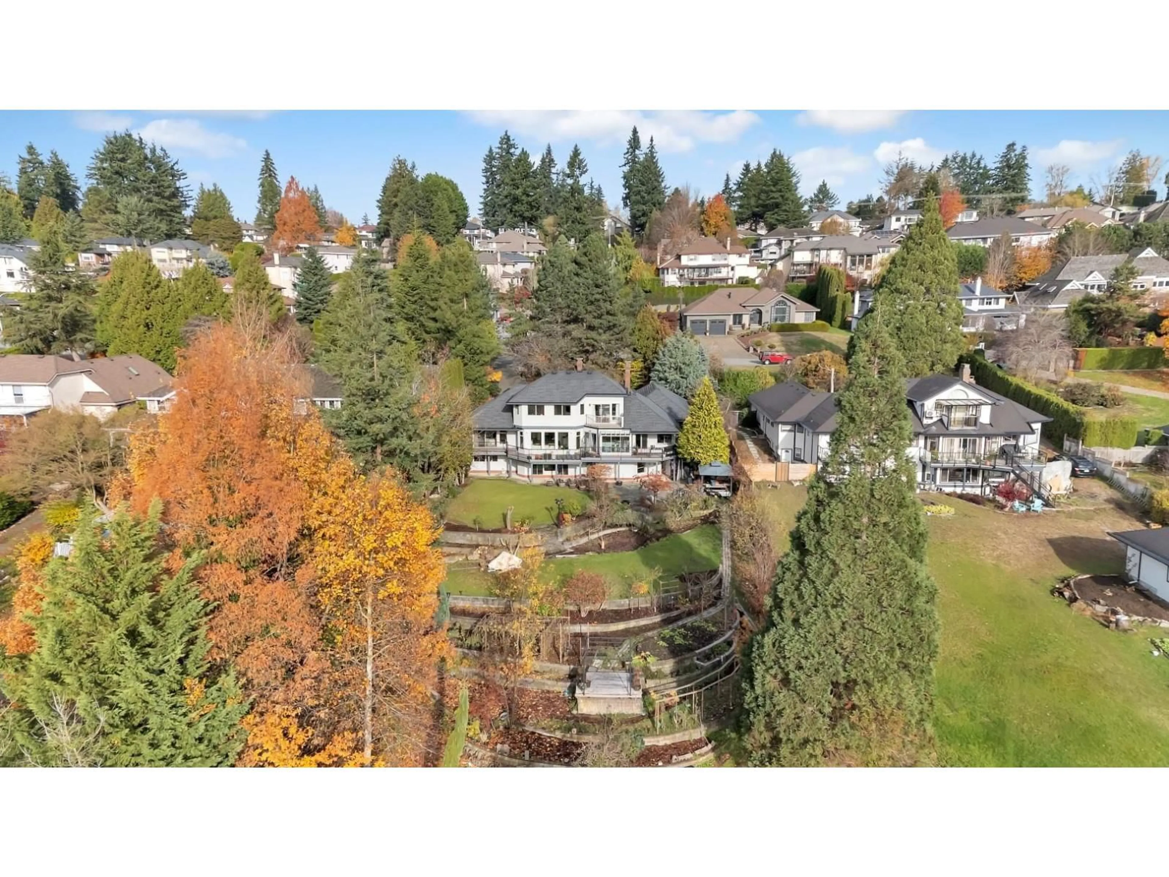 A pic from outside/outdoor area/front of a property/back of a property/a pic from drone, mountain view for 16498 77, Surrey British Columbia V4N0L5