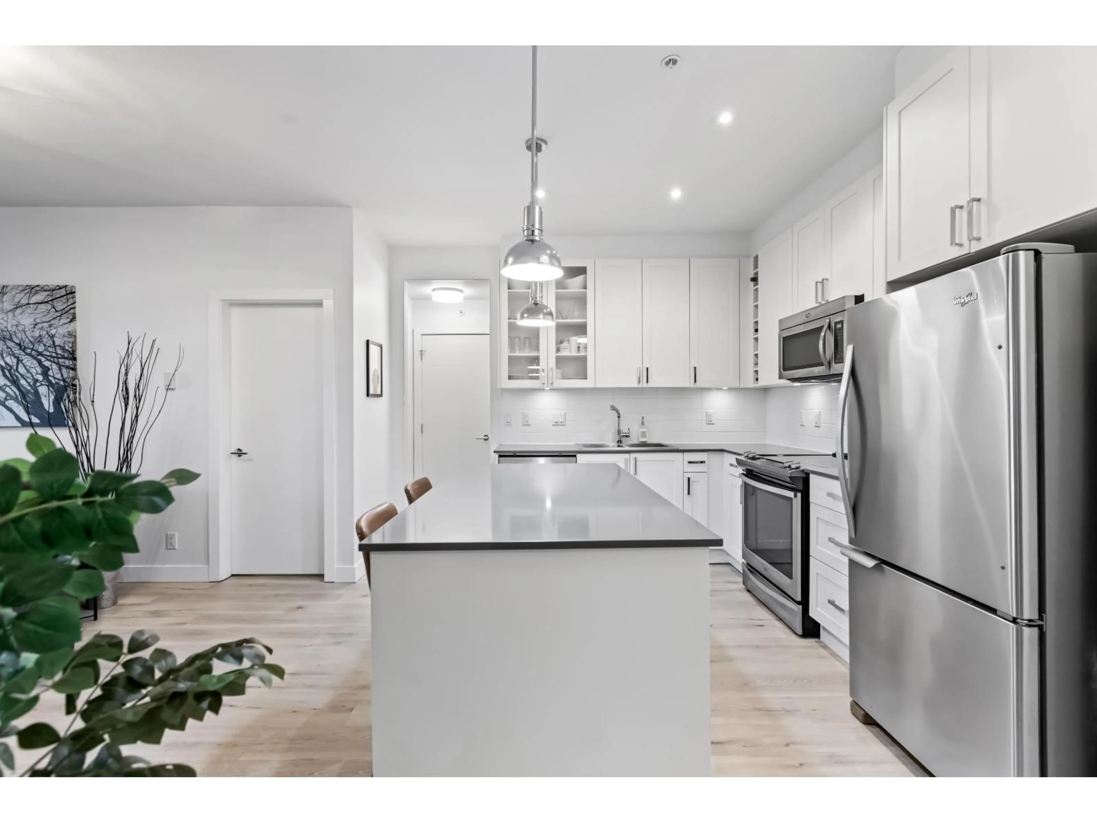 Open concept kitchen, unknown for 211 - 16380 64, Surrey British Columbia V3S6X6