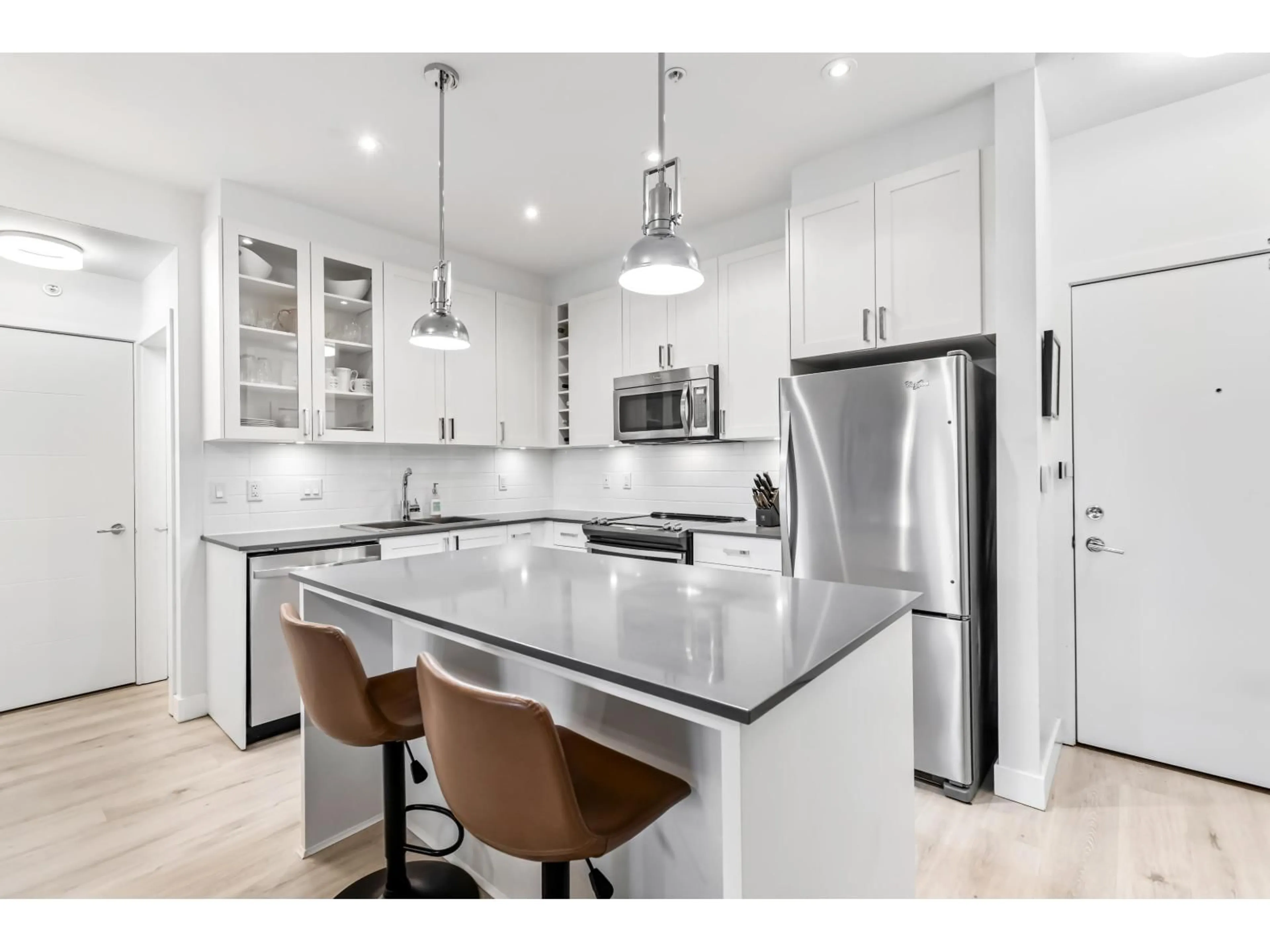 Open concept kitchen, unknown for 211 - 16380 64, Surrey British Columbia V3S6X6