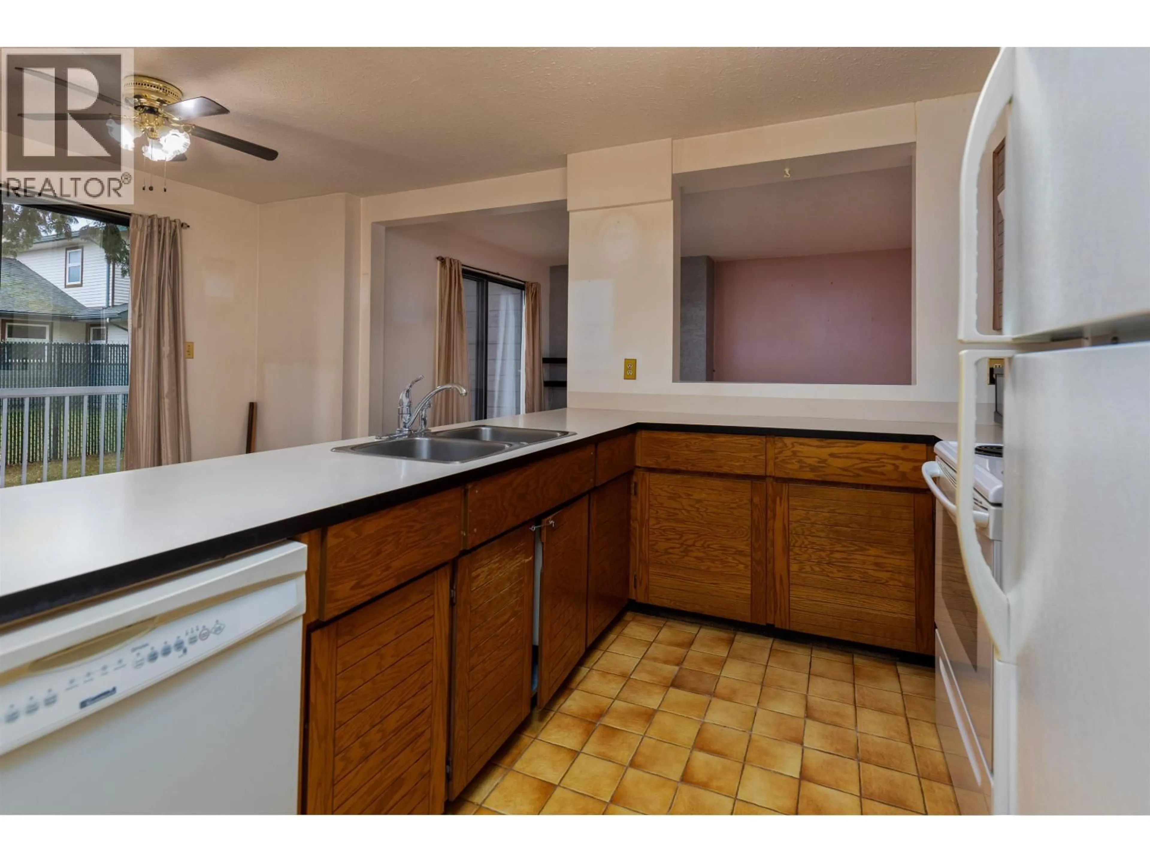 Standard kitchen, ceramic/tile floor for 15 - 4832 LAZELLE AVENUE, Terrace British Columbia V8G1T4