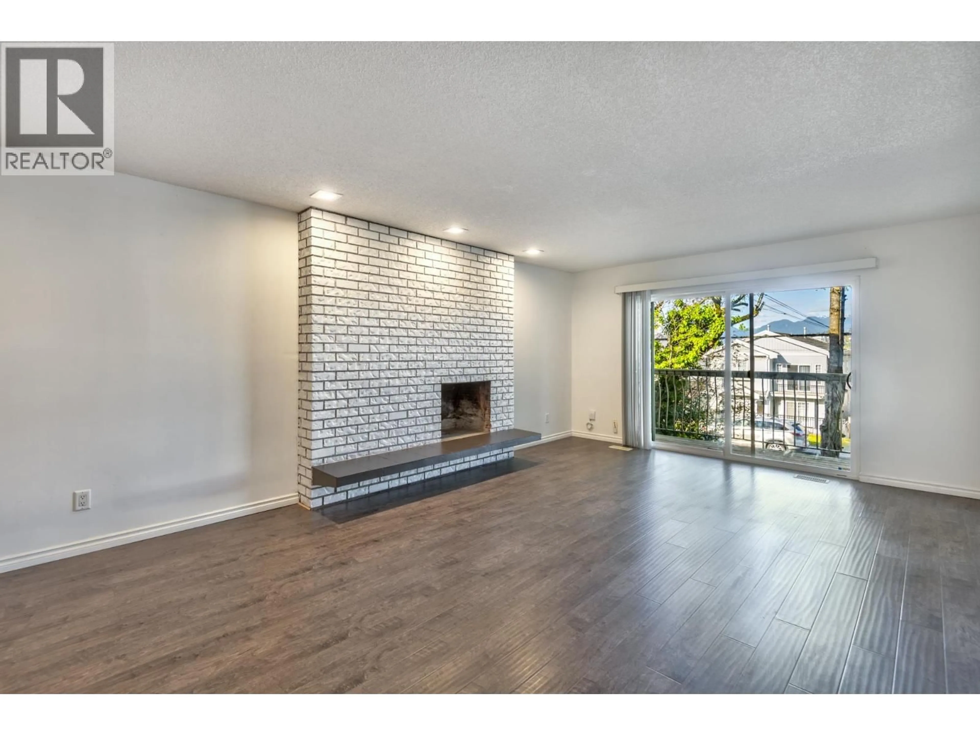 Unknown for 5842 WOODSWORTH STREET, Burnaby British Columbia V5G1S7