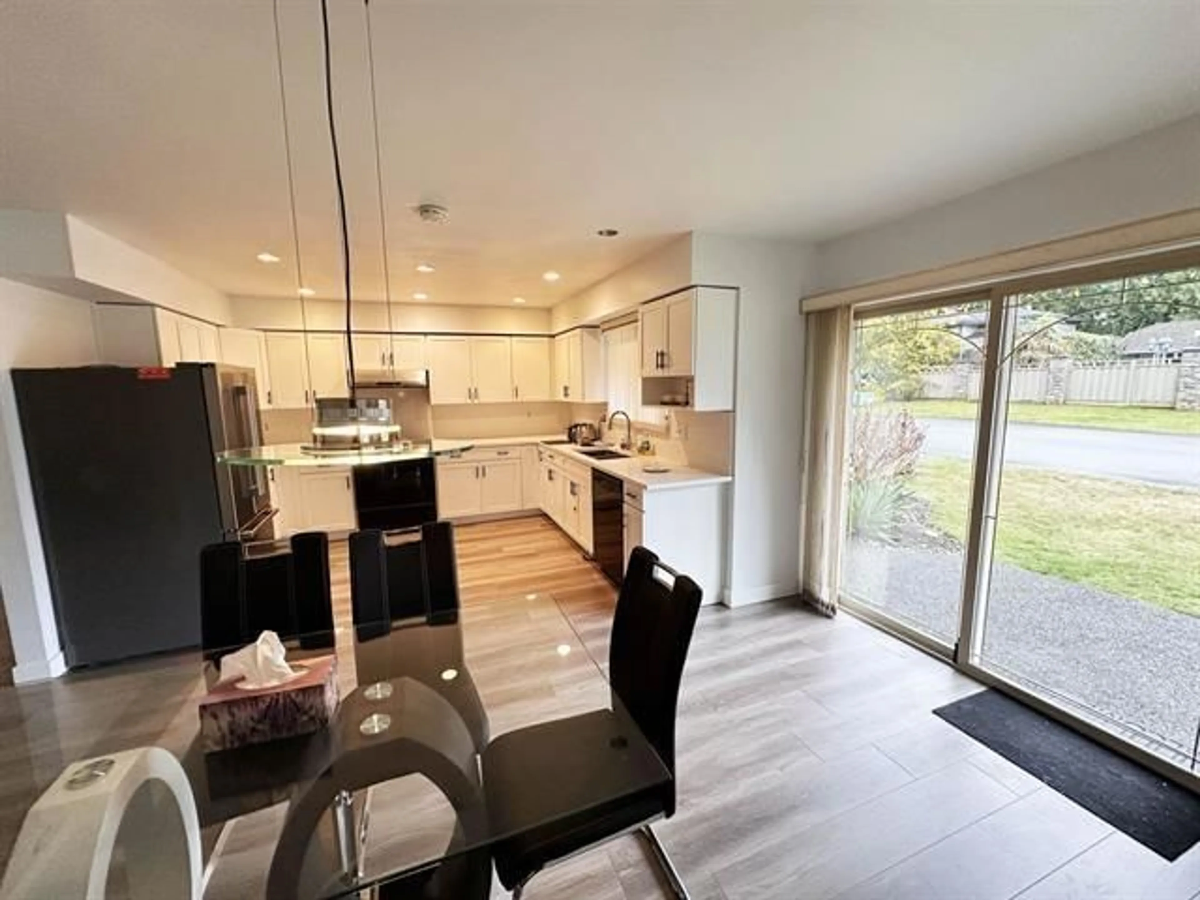 Open concept kitchen, unknown for 11515 COMMONWEALTH, Delta British Columbia V4E2W1