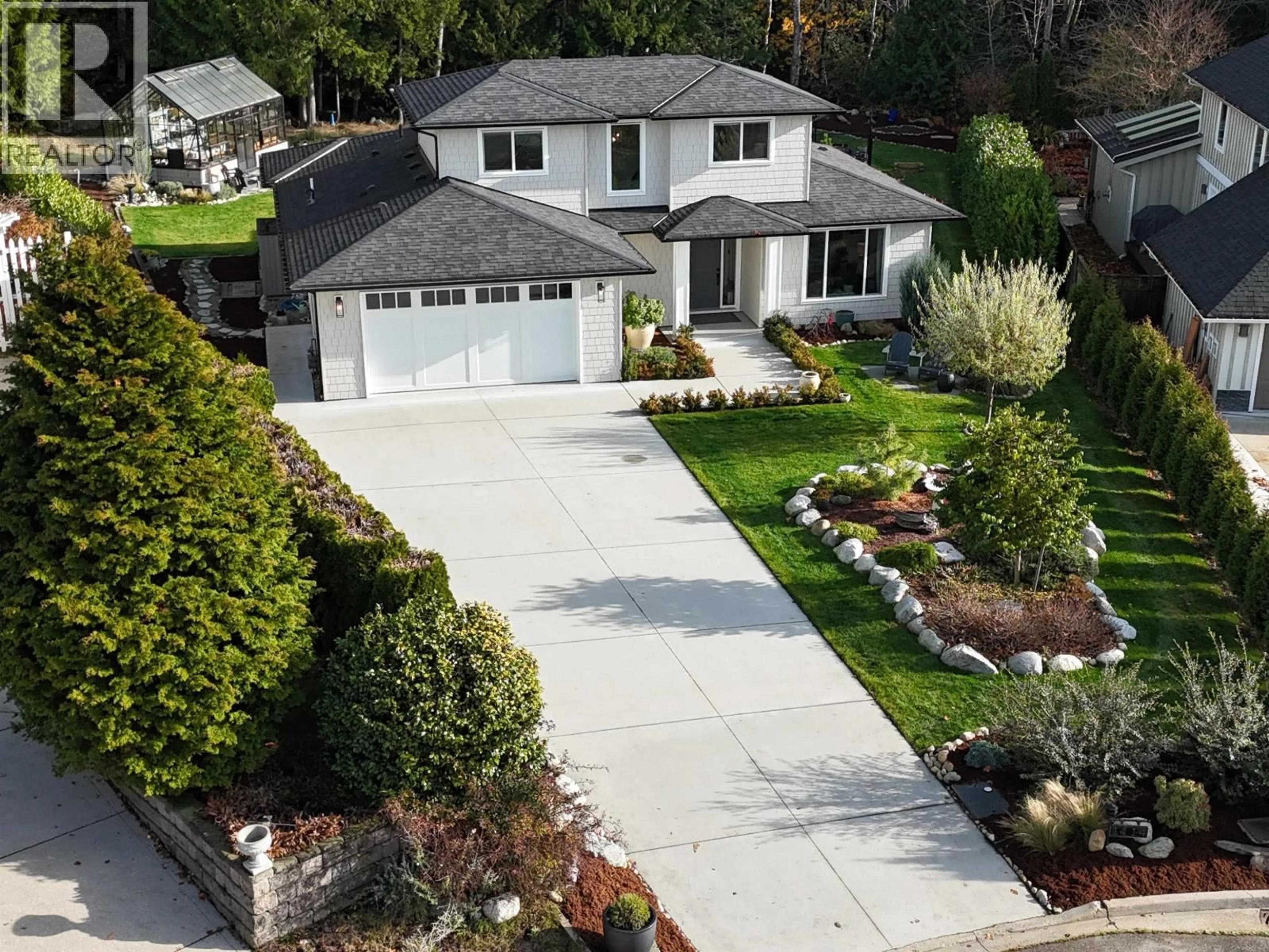 A pic from outside/outdoor area/front of a property/back of a property/a pic from drone, street for 1414 SUNRISE PLACE, Gibsons British Columbia V0N1V5