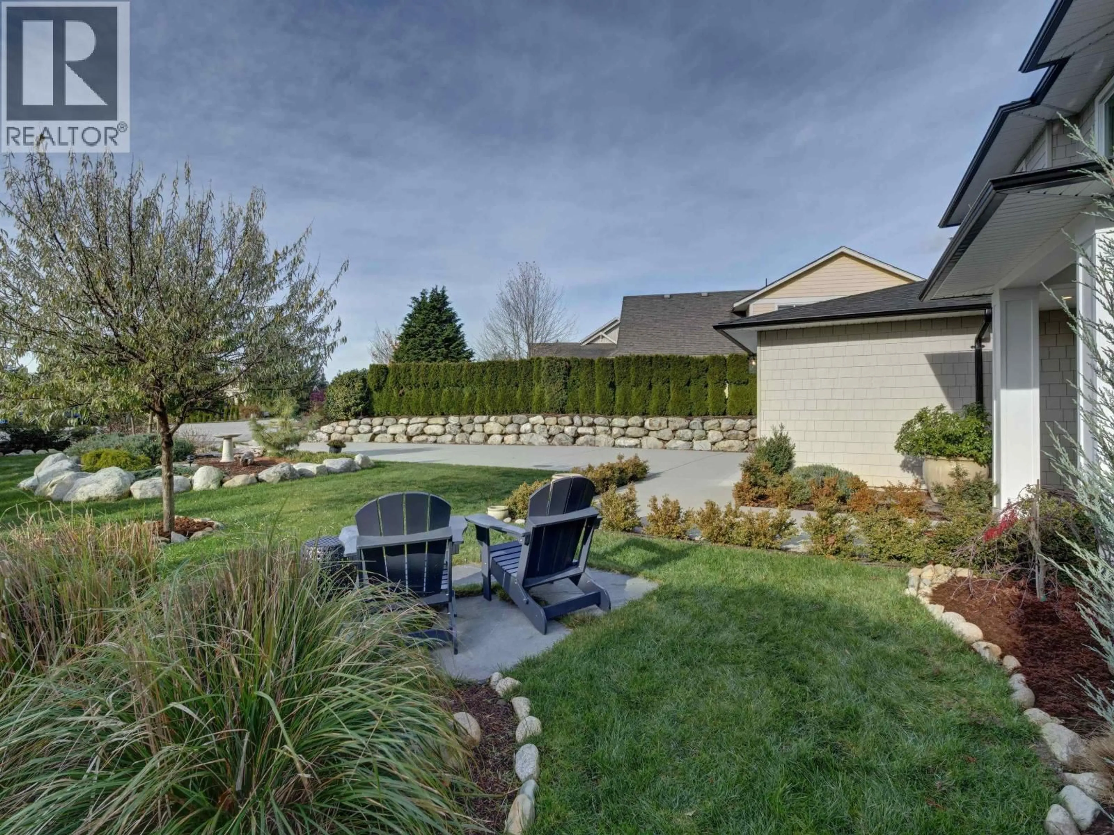 Patio, water/lake/river/ocean view for 1414 SUNRISE PLACE, Gibsons British Columbia V0N1V5