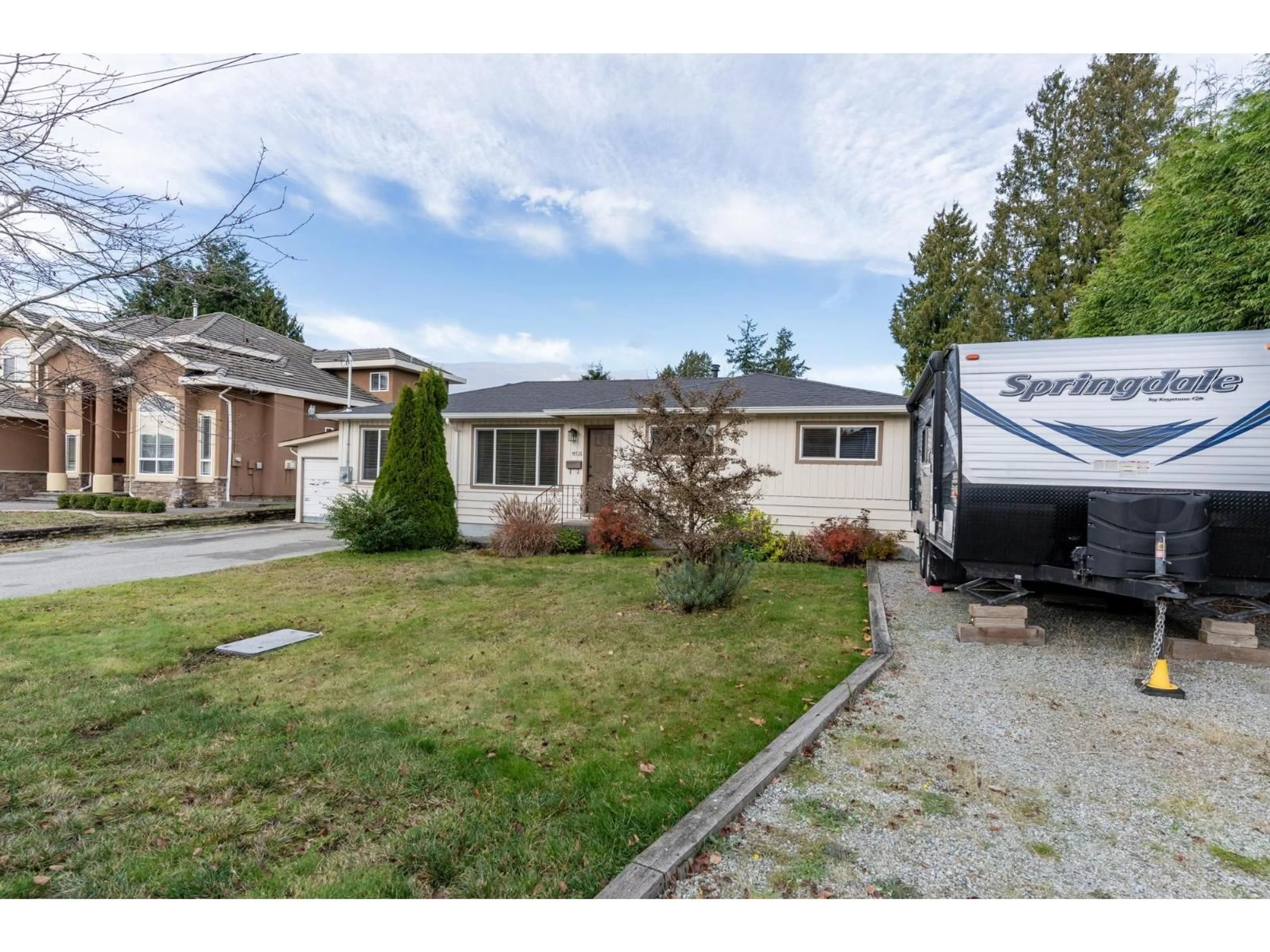 A pic from outside/outdoor area/front of a property/back of a property/a pic from drone, street for 11735 74, Delta British Columbia V4C1E6