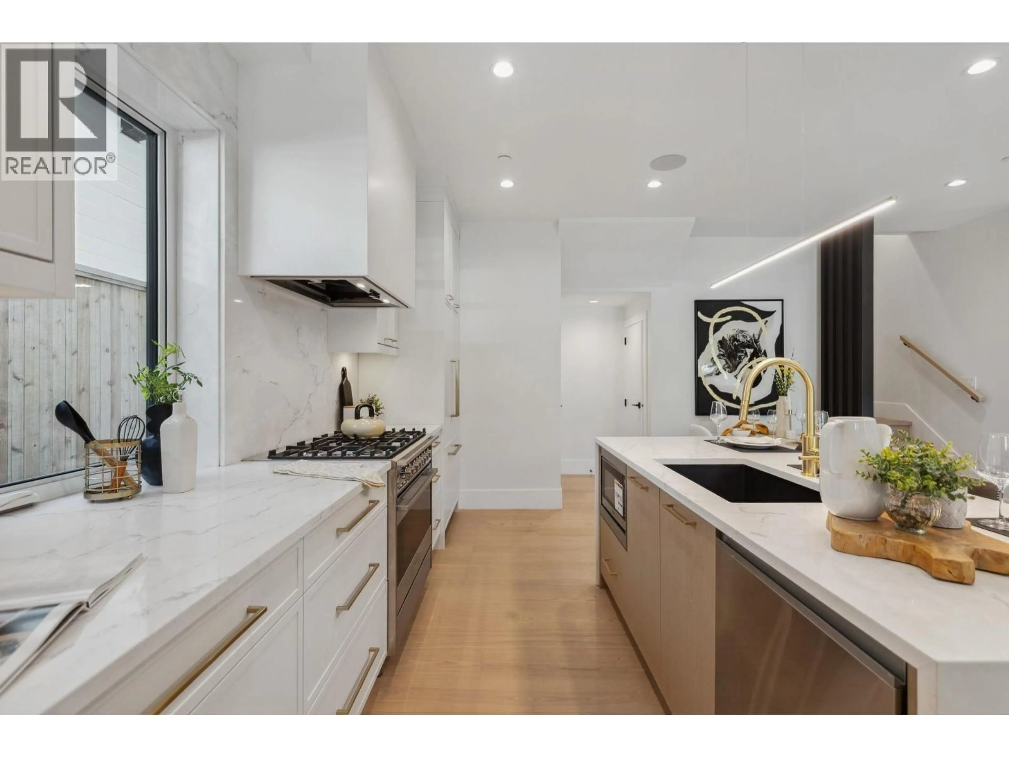 Contemporary kitchen, ceramic/tile floor for #1 - 2244 11TH AVENUE, Vancouver British Columbia V5N1Z6