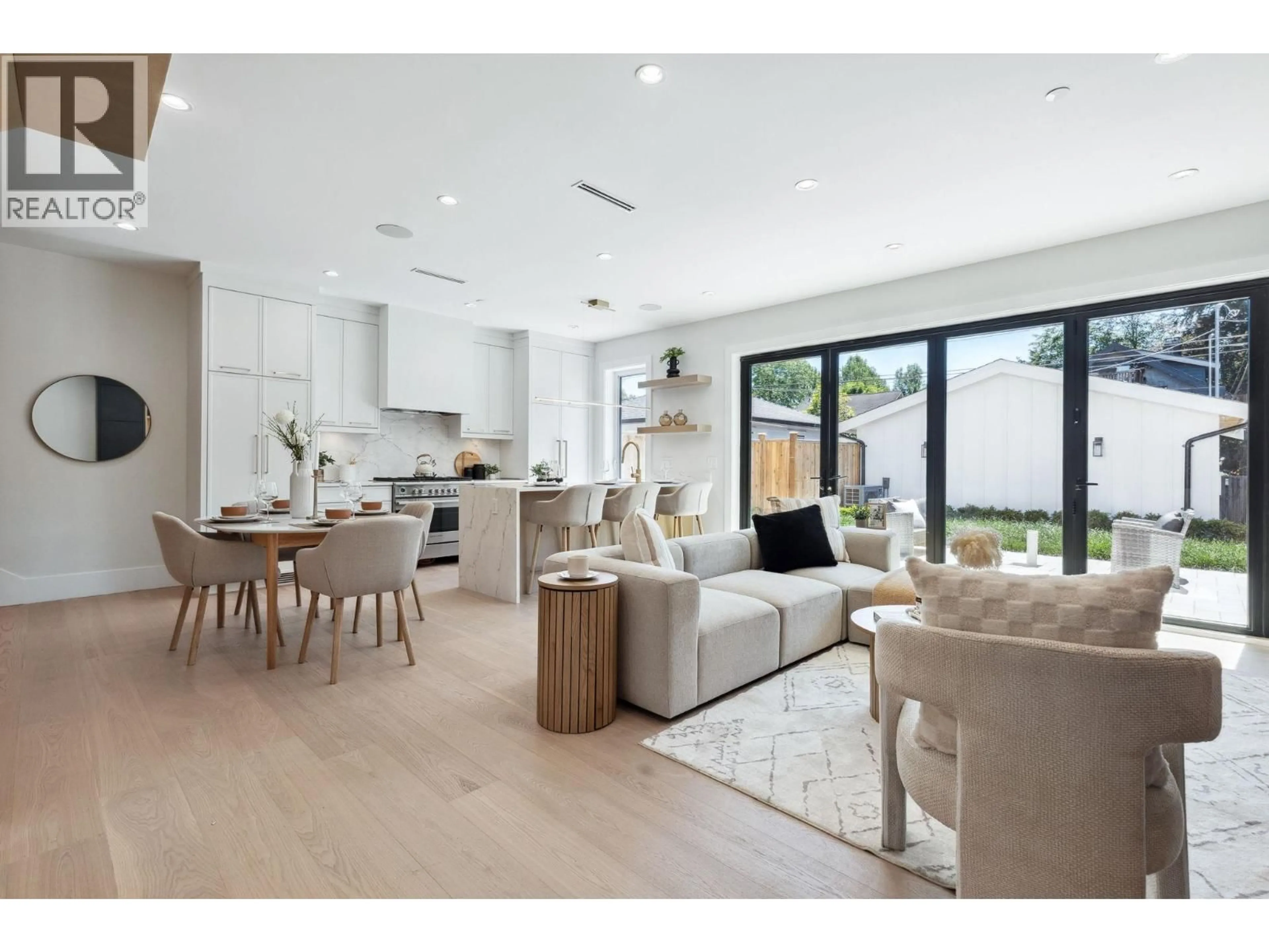 Open concept kitchen, unknown for #2 - 2244 11TH AVENUE, Vancouver British Columbia V5N1Z6