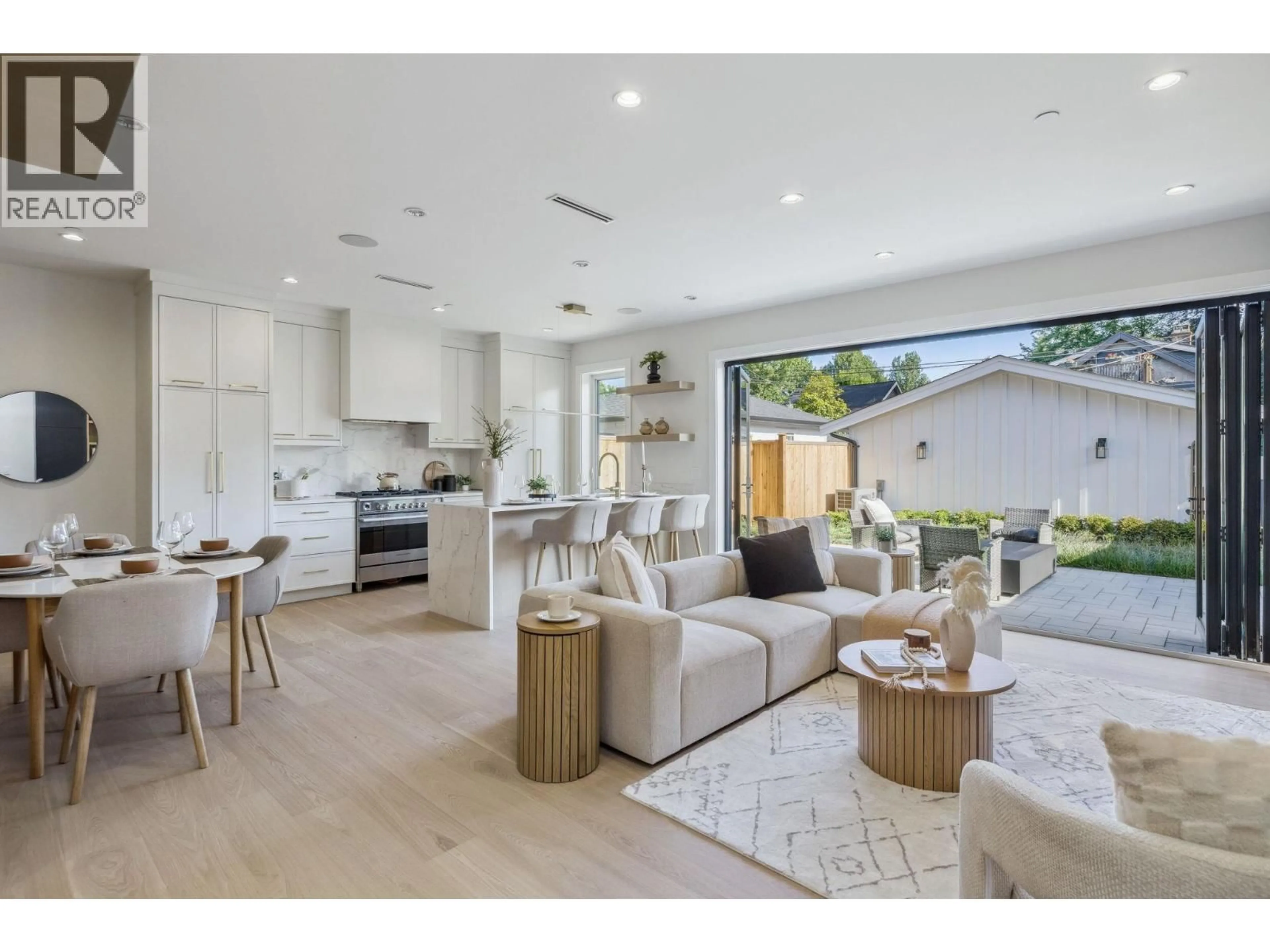 Open concept kitchen, unknown for #2 - 2244 11TH AVENUE, Vancouver British Columbia V5N1Z6