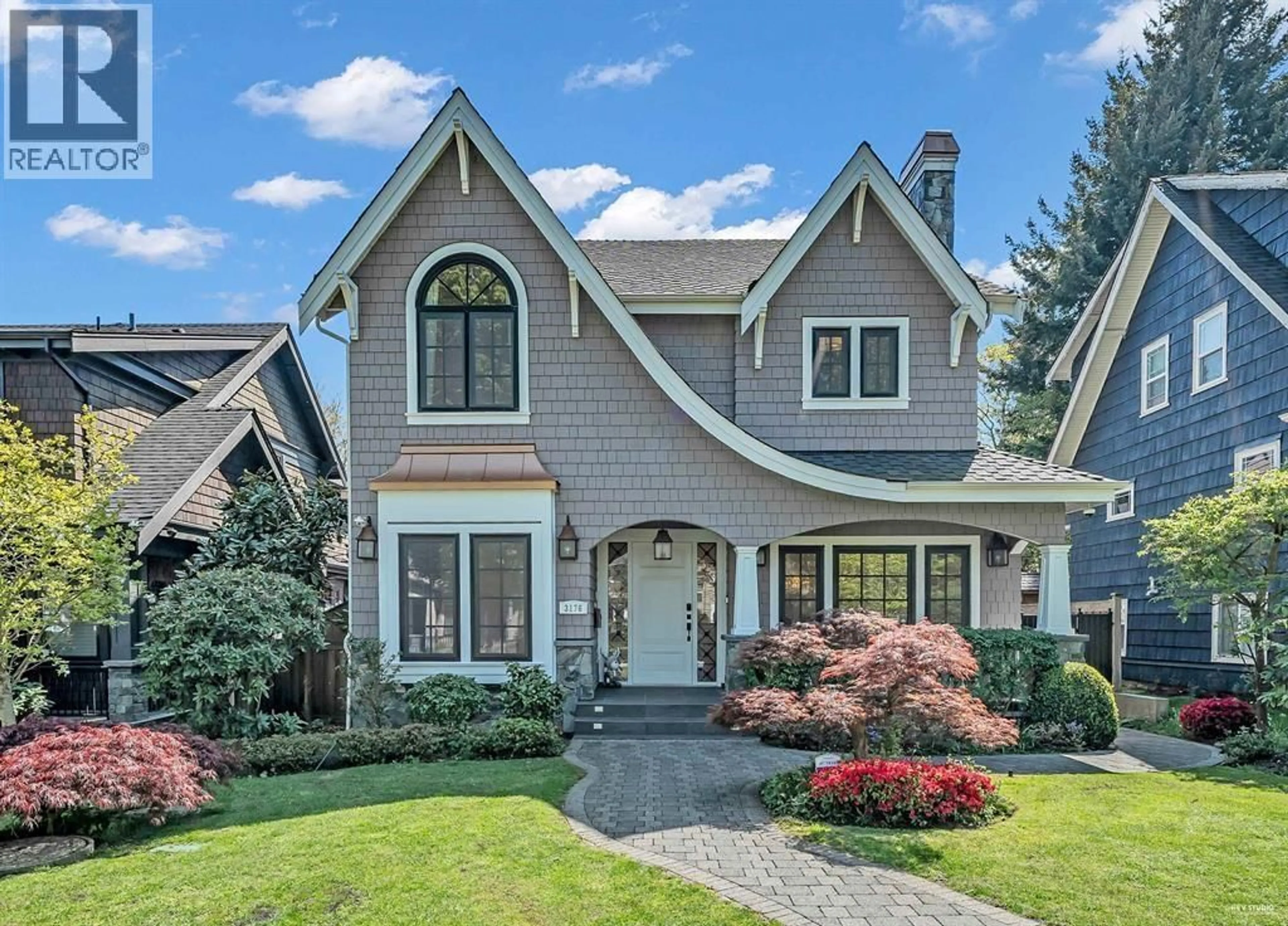 Home with vinyl exterior material, street for 3176 35TH AVENUE, Vancouver British Columbia V6N2M8