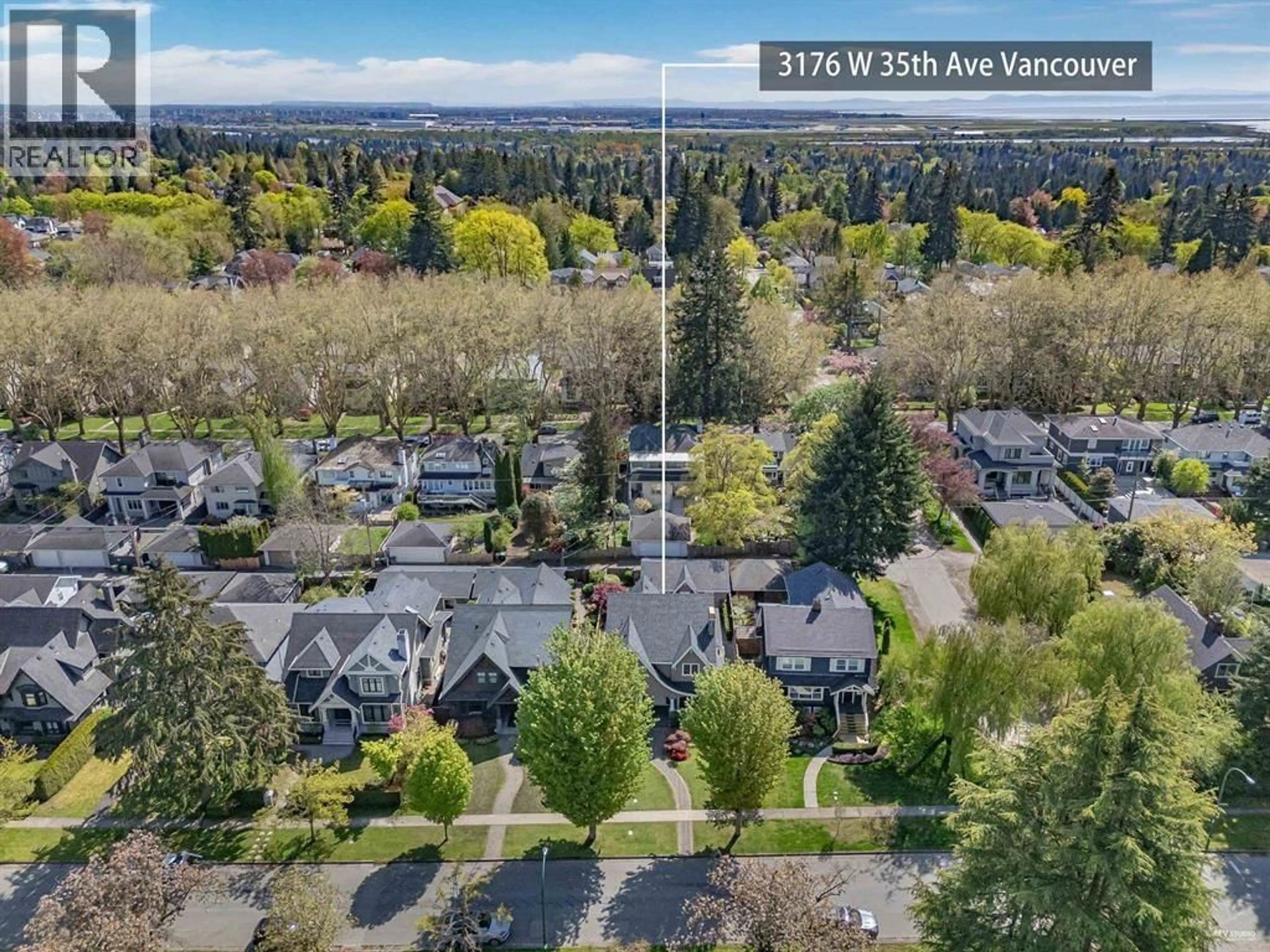 A pic from outside/outdoor area/front of a property/back of a property/a pic from drone, unknown for 3176 35TH AVENUE, Vancouver British Columbia V6N2M8