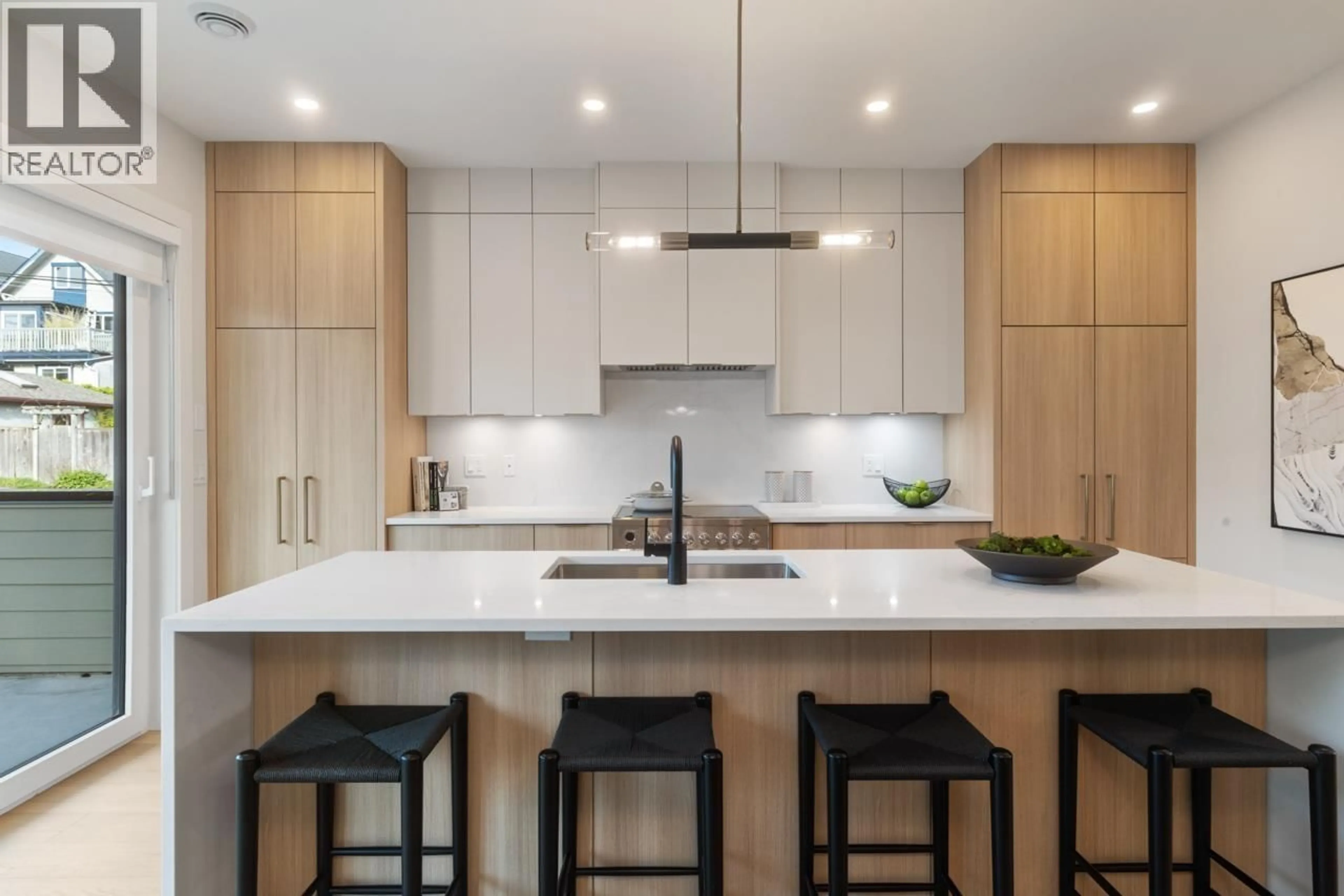 Contemporary kitchen, unknown for 2 - 1937 TEMPLETON DRIVE, Vancouver British Columbia V5N4V9