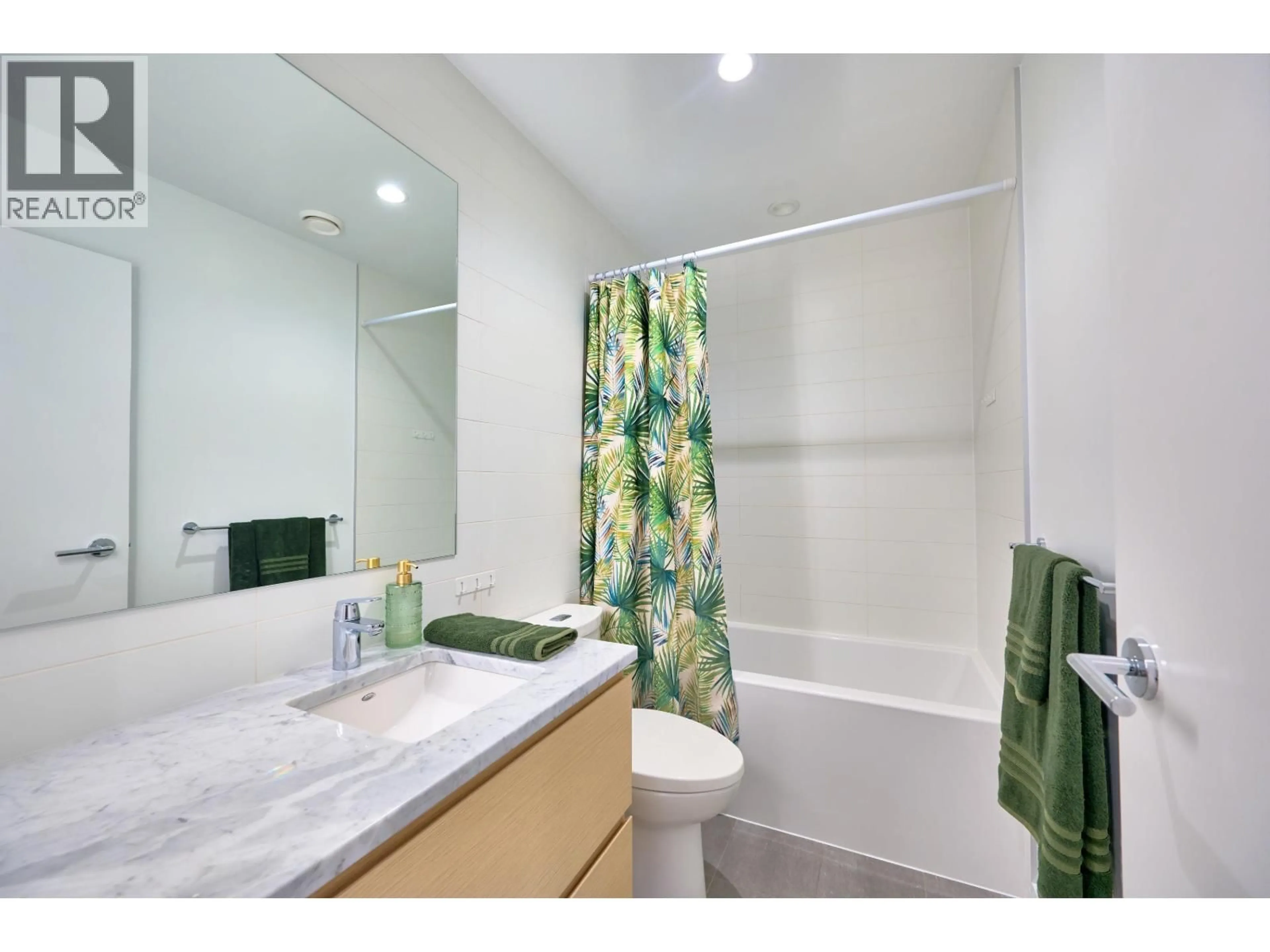 Standard bathroom, ceramic/tile floor for 2802/03 - 652 WHITING WAY, Coquitlam British Columbia V3J0K3