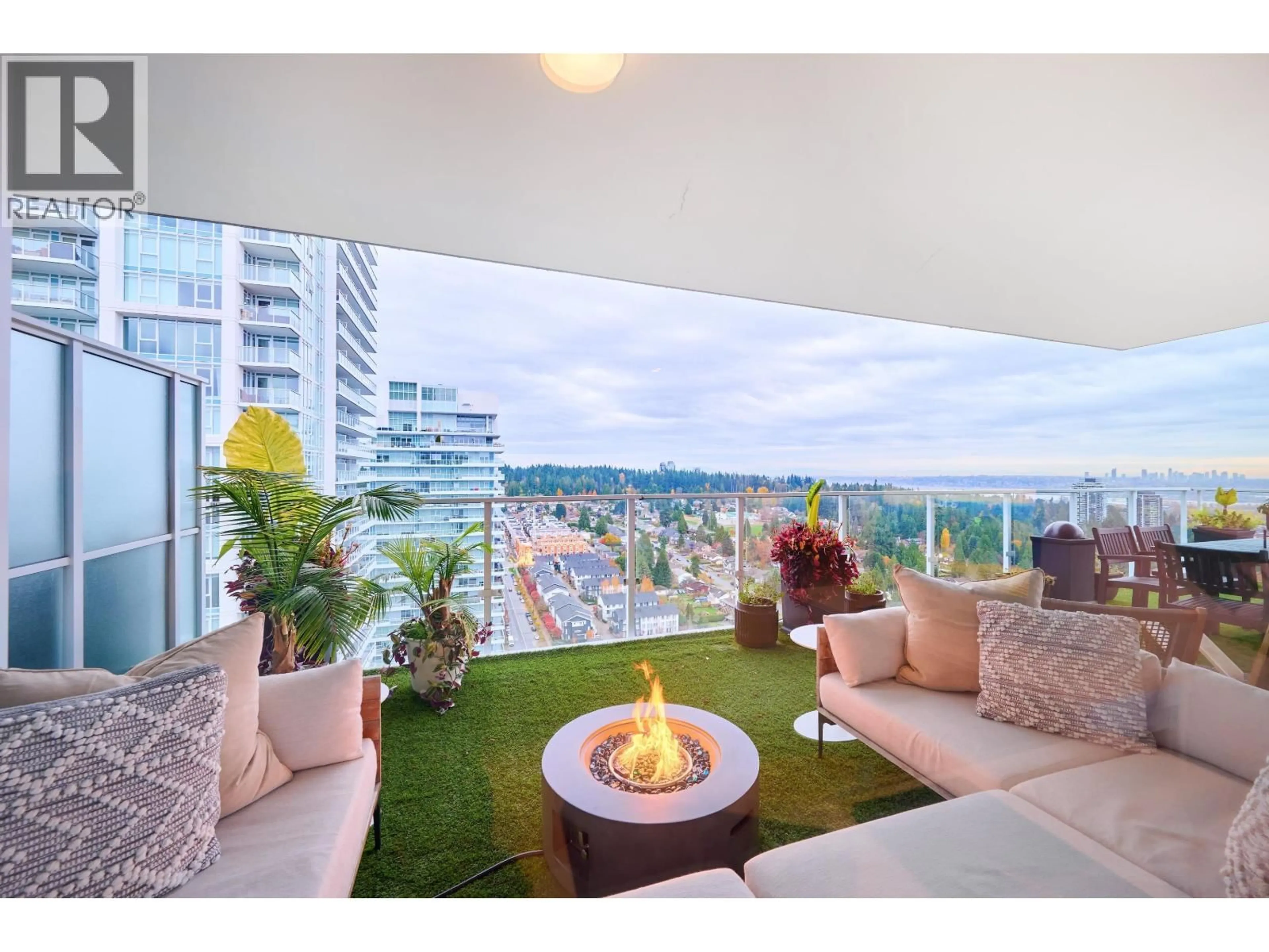 Patio, water/lake/river/ocean view for 2802/03 - 652 WHITING WAY, Coquitlam British Columbia V3J0K3