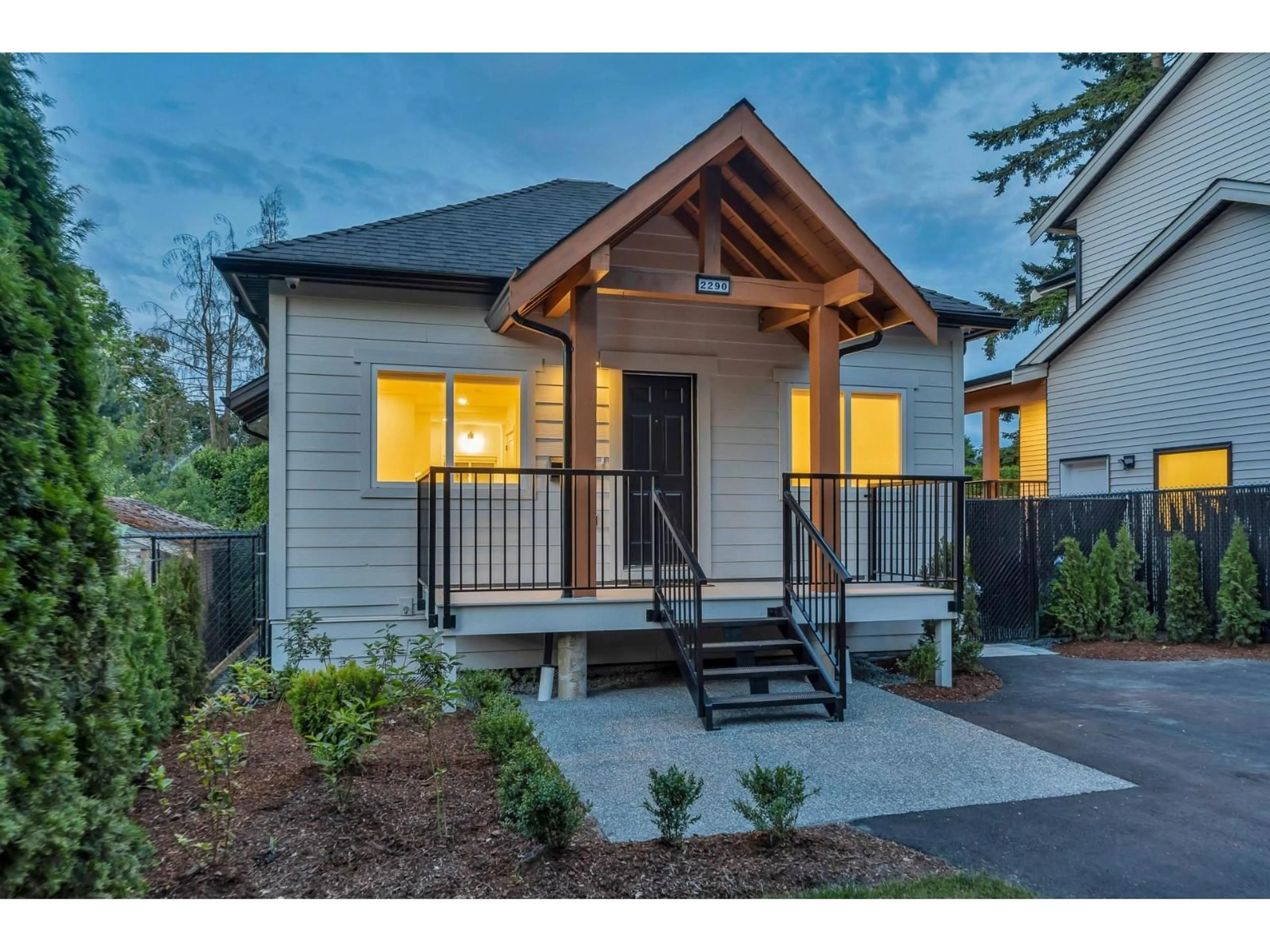 Home with vinyl exterior material, street for 2290 MOULDSTADE, Abbotsford British Columbia V2S3X4