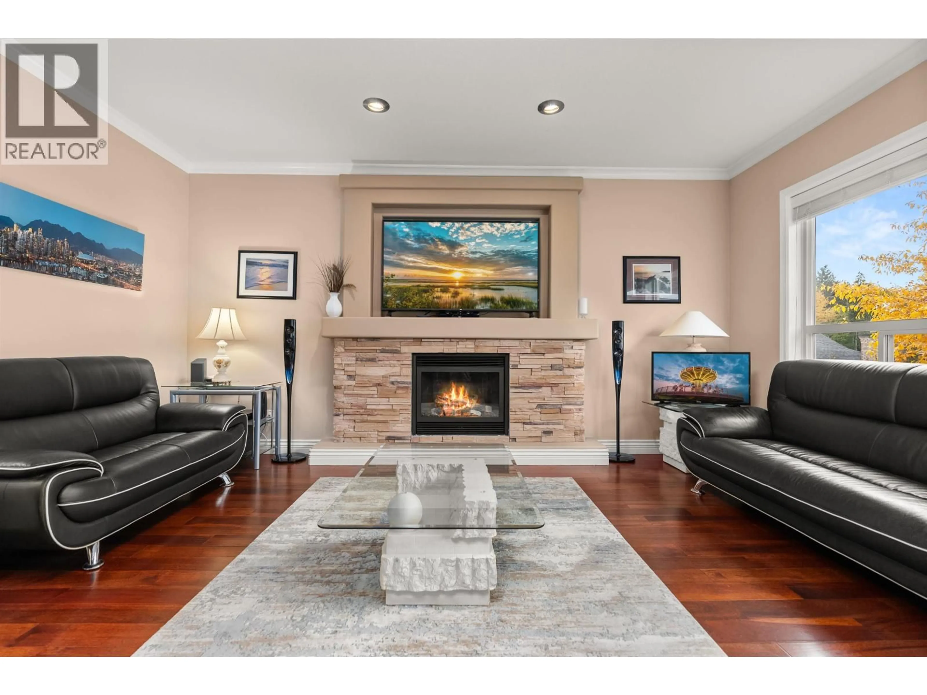 Living room with furniture, unknown for 1336 MARGUERITE STREET, Coquitlam British Columbia V3E0E1