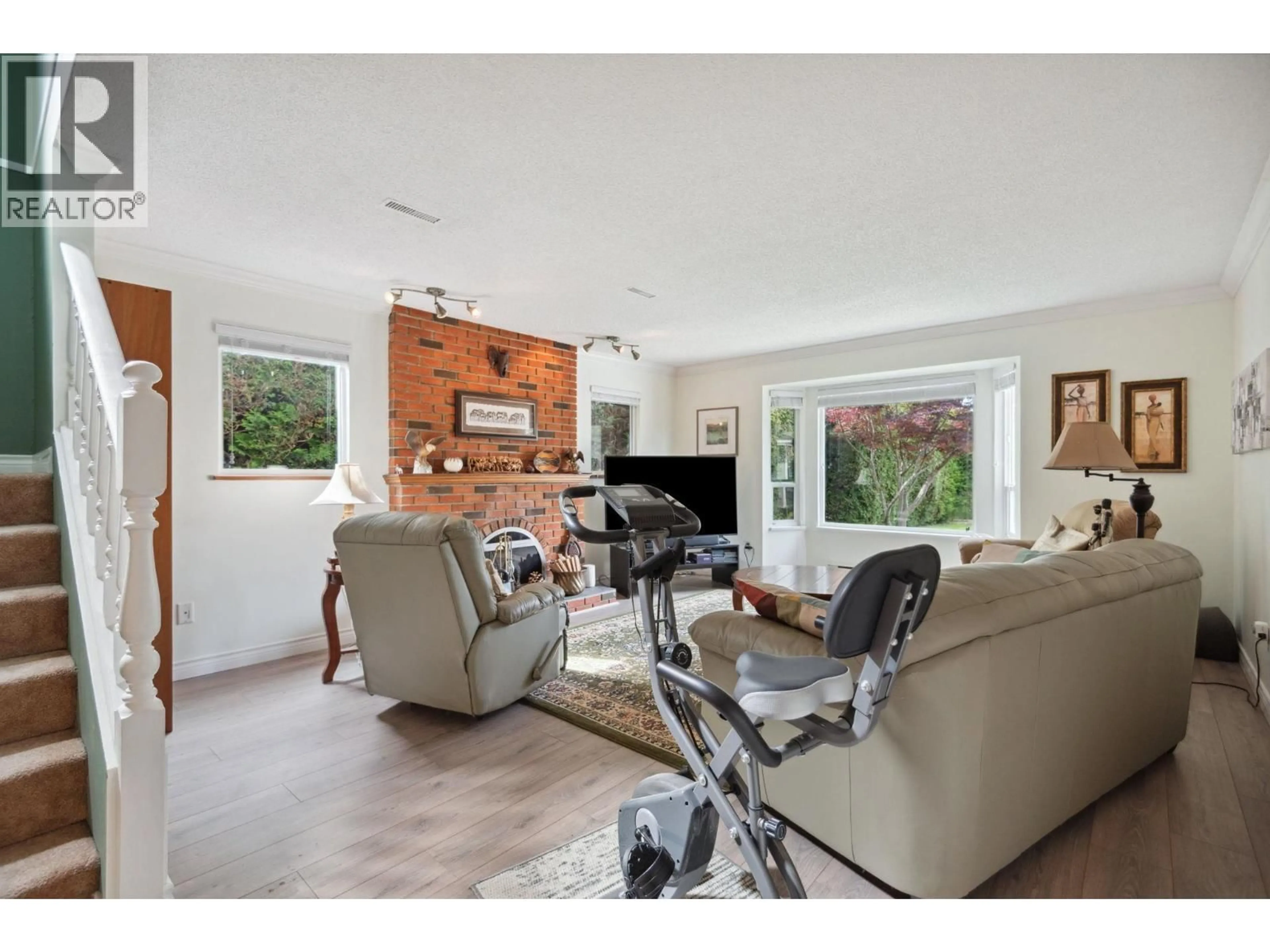 Living room with furniture, unknown for 4300 STEVESTON HIGHWAY, Richmond British Columbia V7E2K3