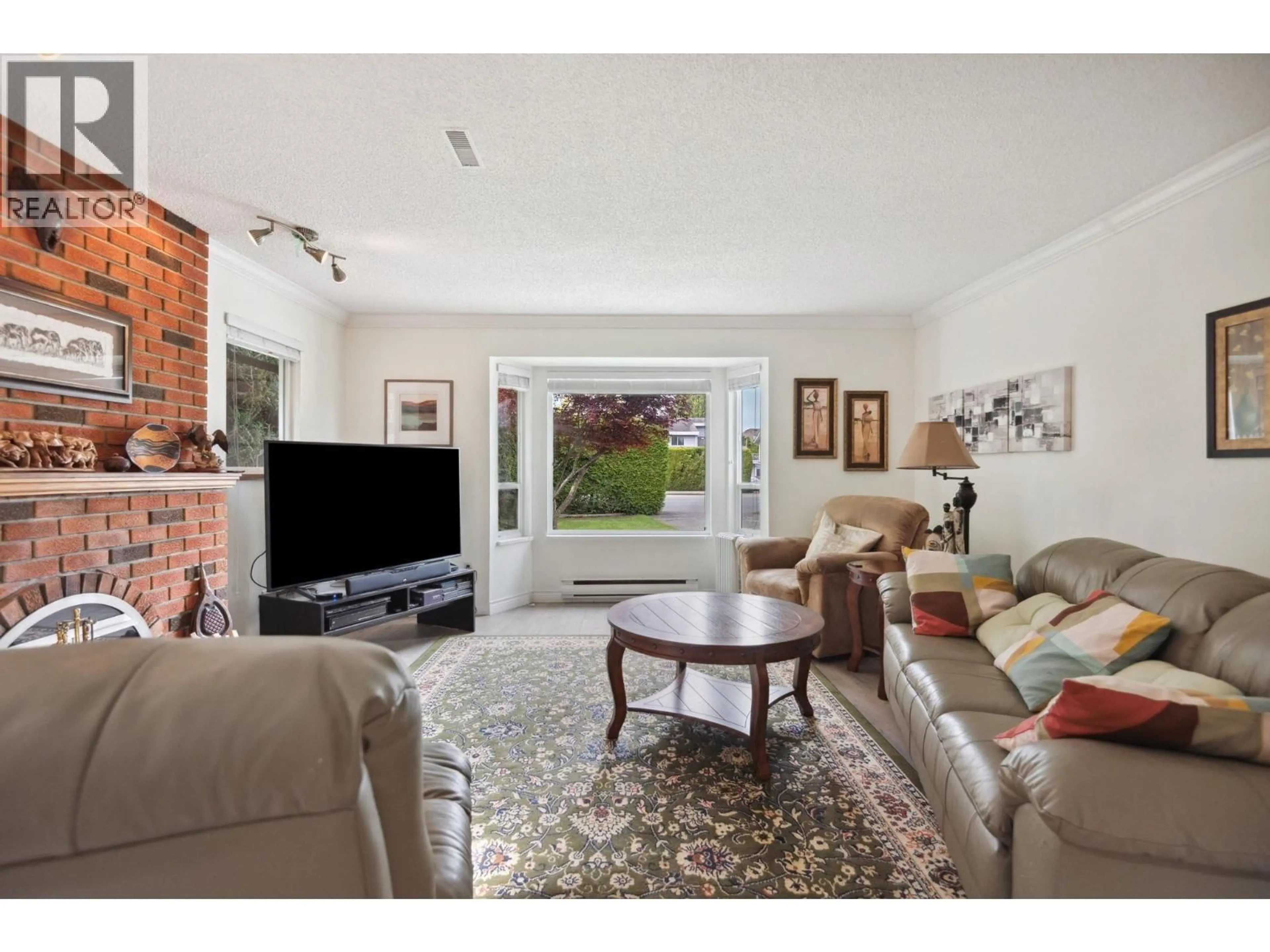 Living room with furniture, ceramic/tile floor for 4300 STEVESTON HIGHWAY, Richmond British Columbia V7E2K3