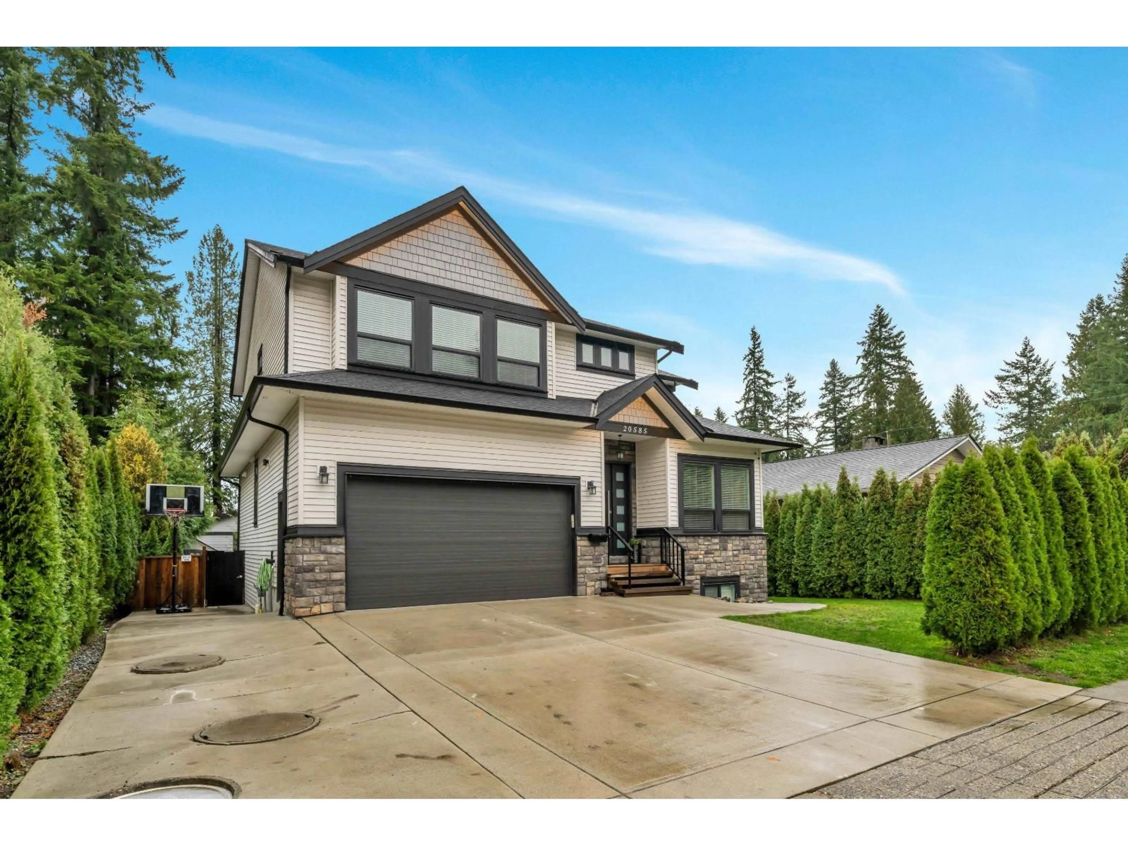 Home with vinyl exterior material, street for 20585 45A, Langley British Columbia V3A6G4