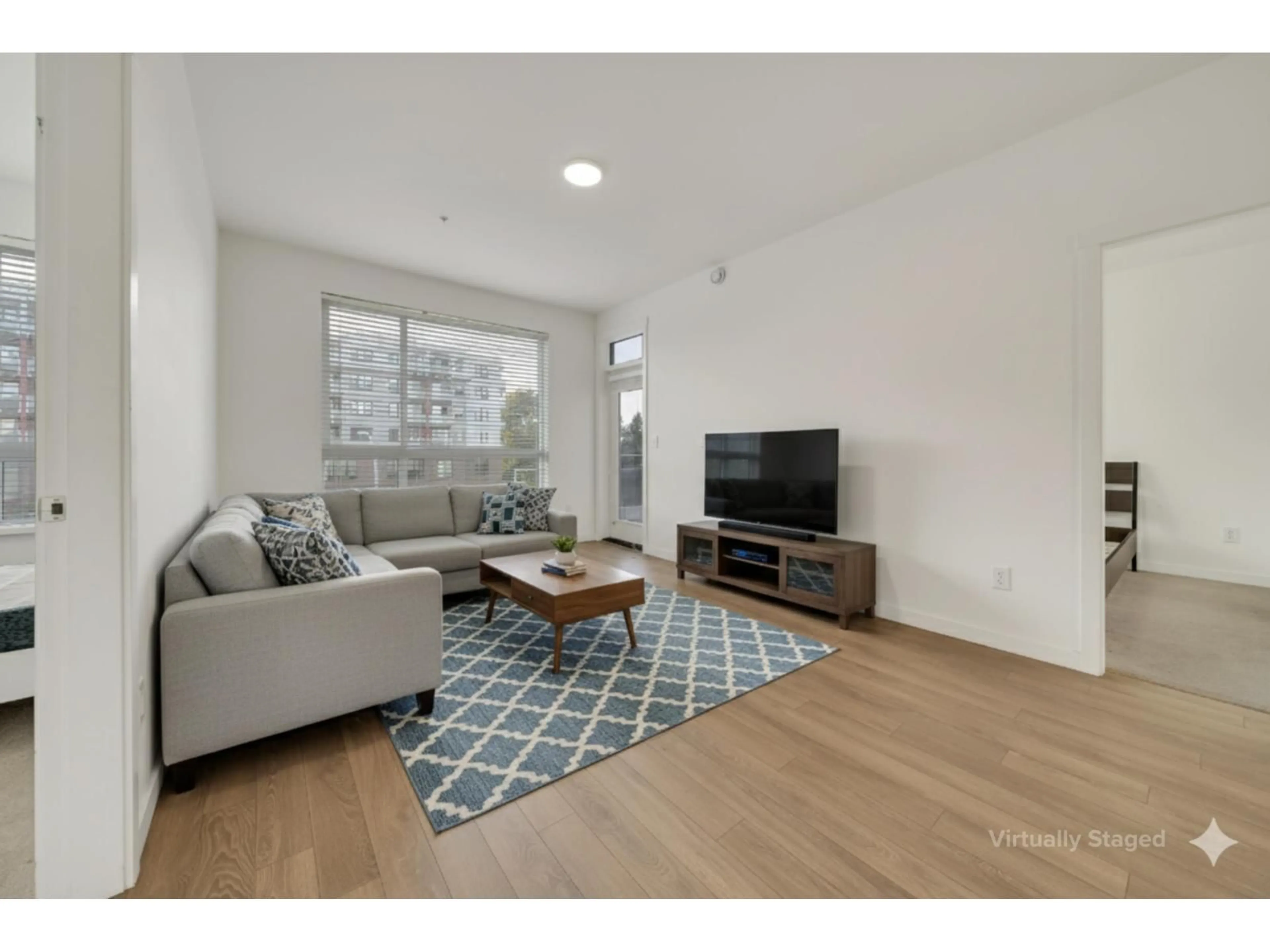 Living room with furniture, unknown for 317 - 13628 81A, Surrey British Columbia V3W3E2