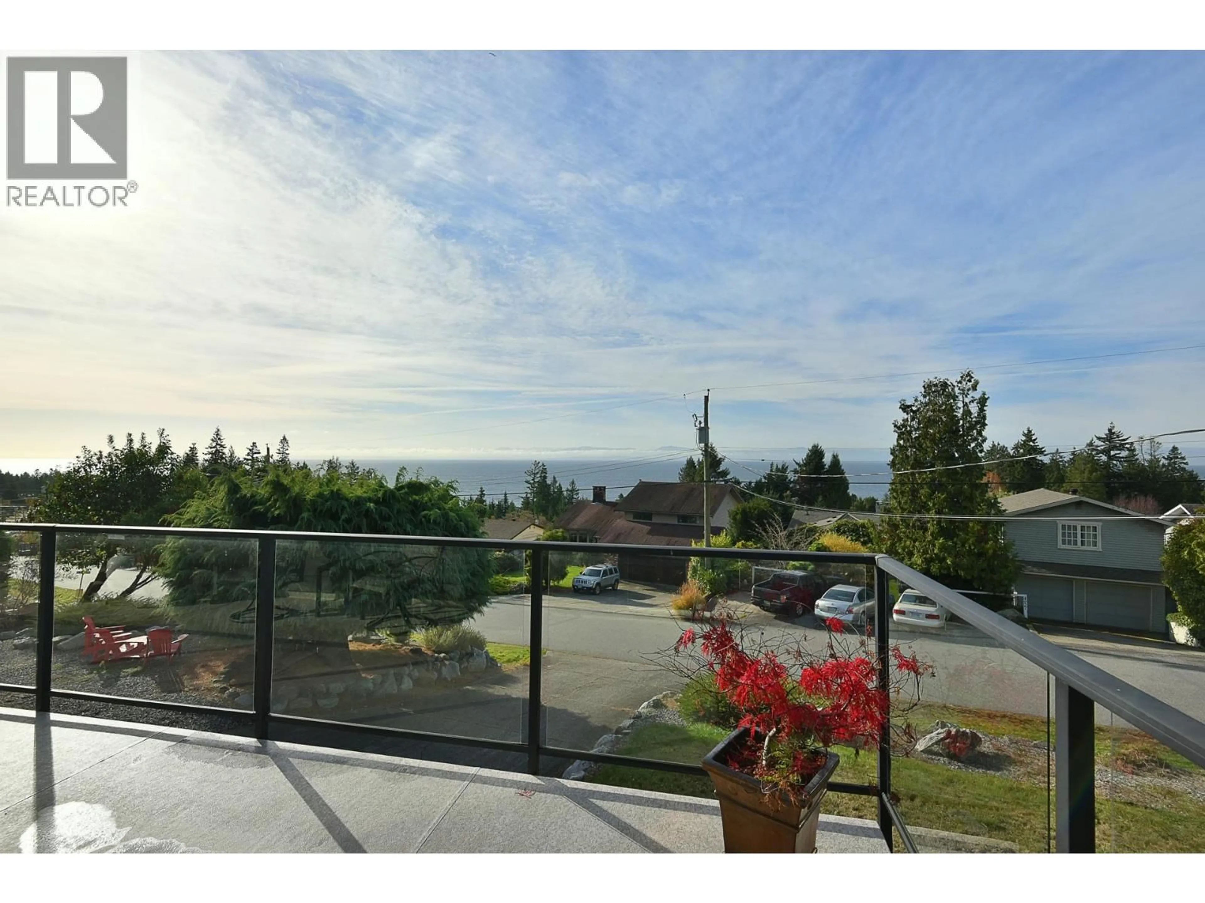 Patio, water/lake/river/ocean view for 4926 LAUREL AVENUE, Sechelt British Columbia V7Z0B7
