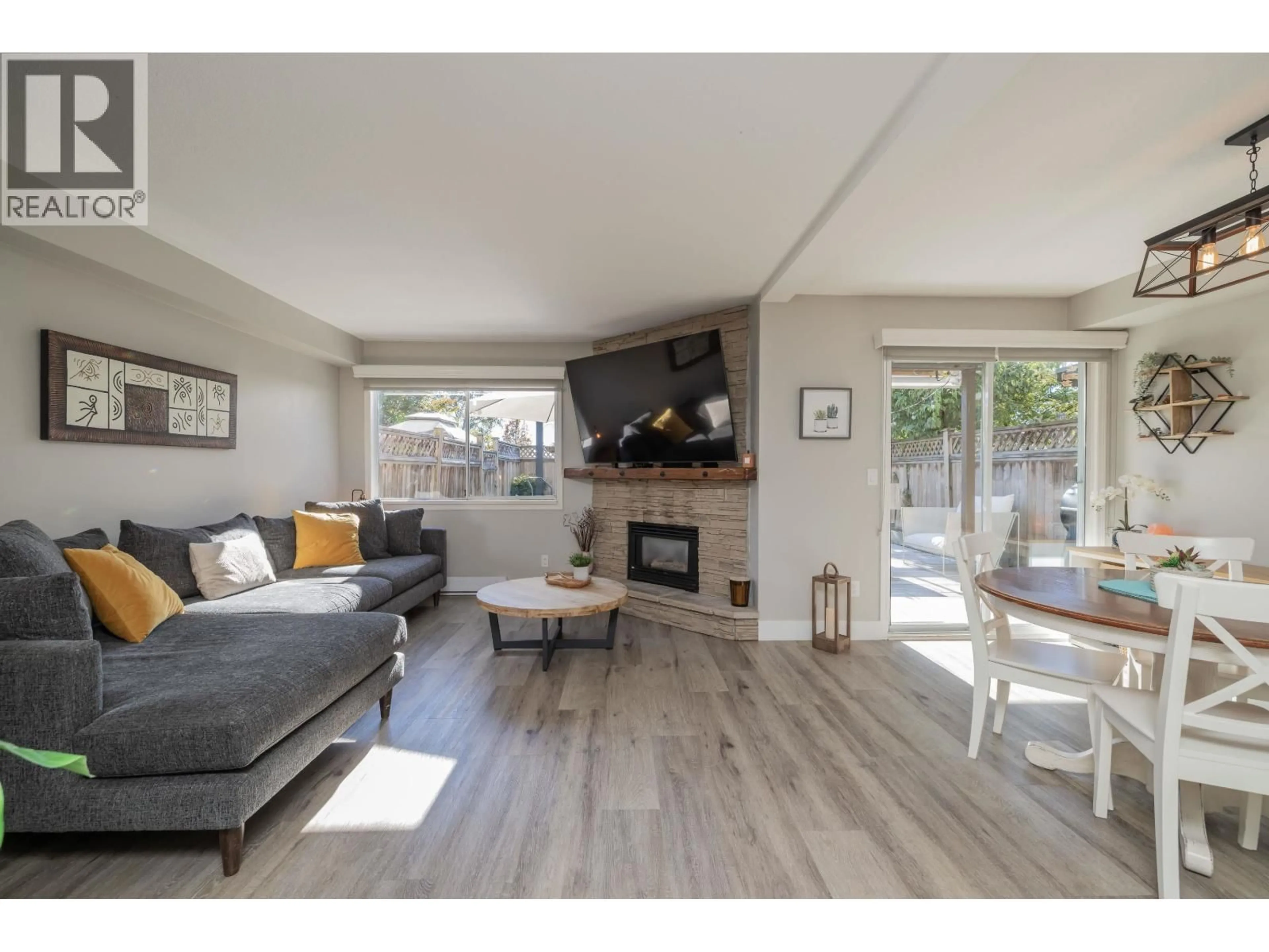 Living room with furniture, wood/laminate floor for 13 - 1872 HARBOUR STREET, Port Coquitlam British Columbia V3C1A3