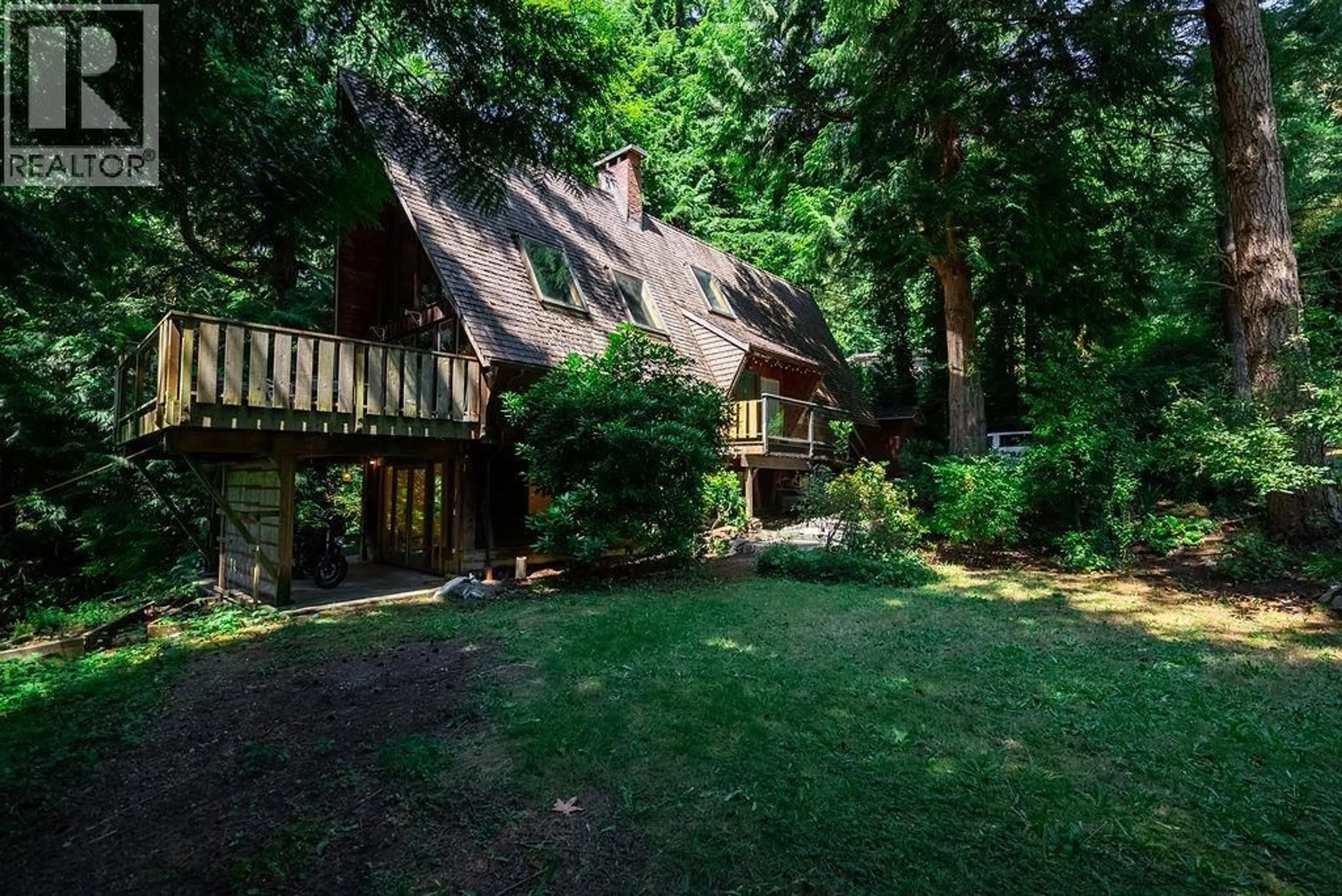 A pic from outside/outdoor area/front of a property/back of a property/a pic from drone, forest/trees view for 4402 KEITH ROAD, West Vancouver British Columbia V7W2M2
