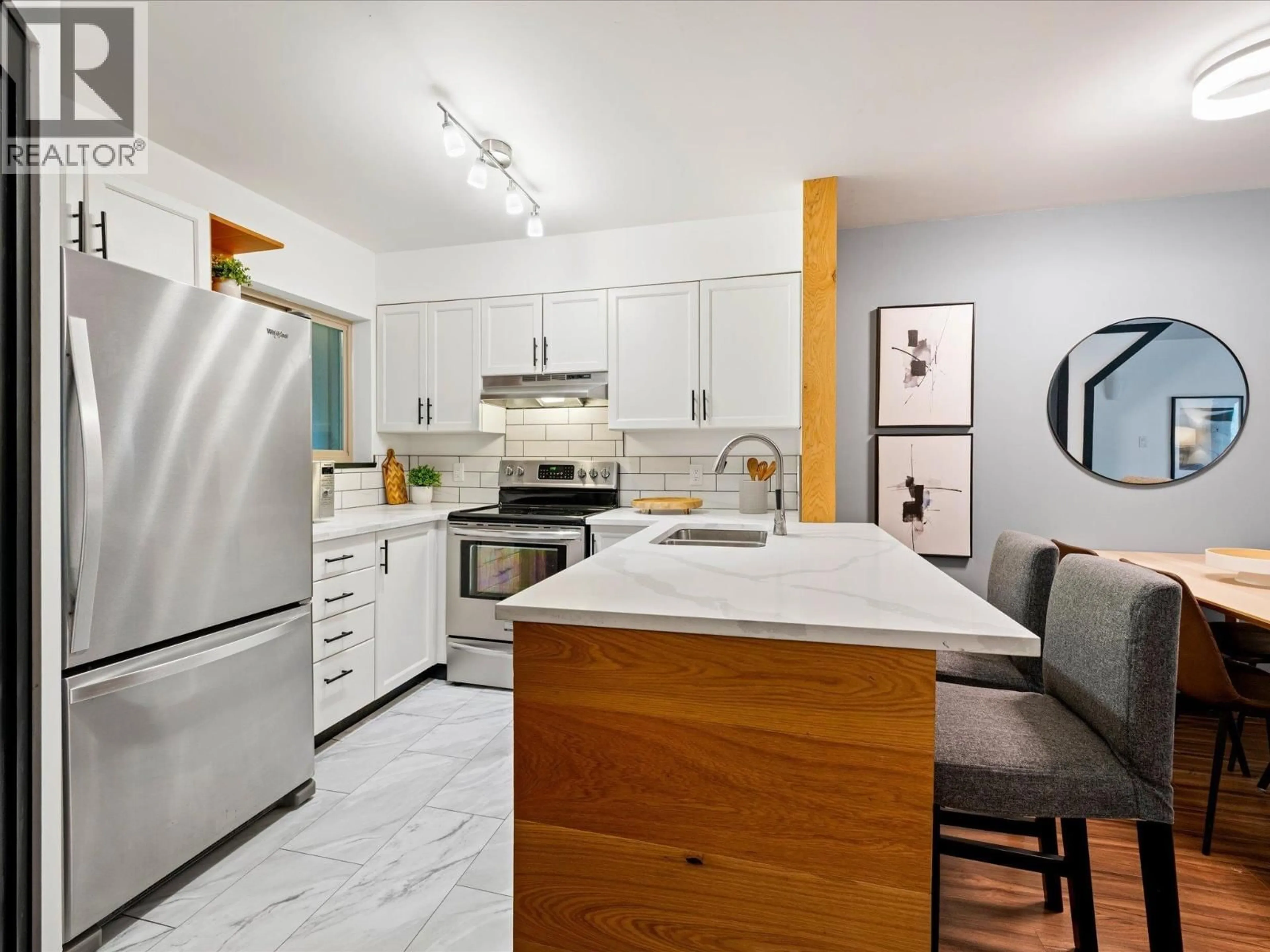 Open concept kitchen, unknown for 20C - 3102 PANORAMA RIDGE, Whistler British Columbia V8E0V3