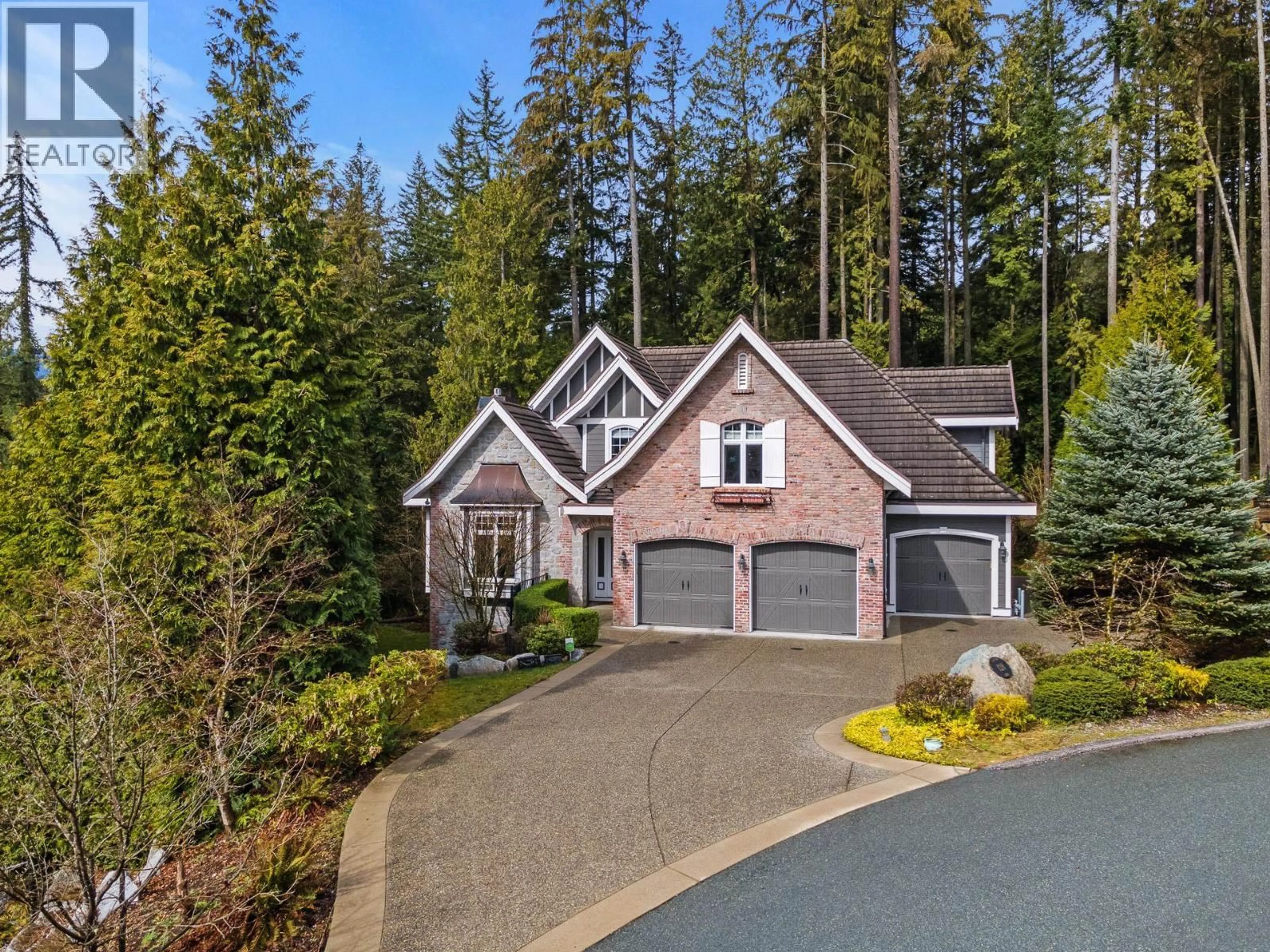 A pic from outside/outdoor area/front of a property/back of a property/a pic from drone, street for 128 DEERVIEW LANE, Anmore British Columbia V3H0A3