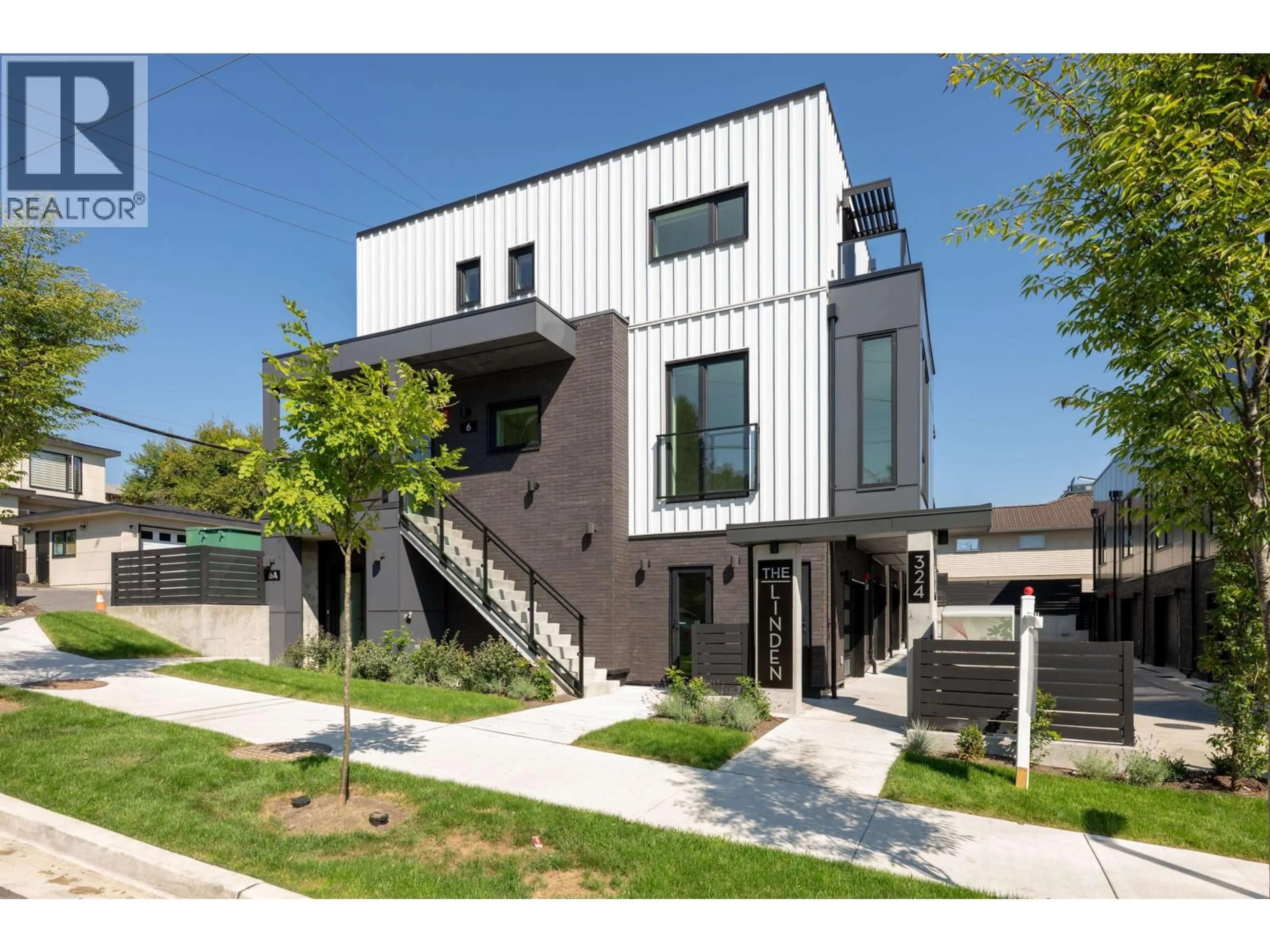 Home with brick exterior material, street for TH6 - 610 3RD STREET, North Vancouver British Columbia V7L1G7