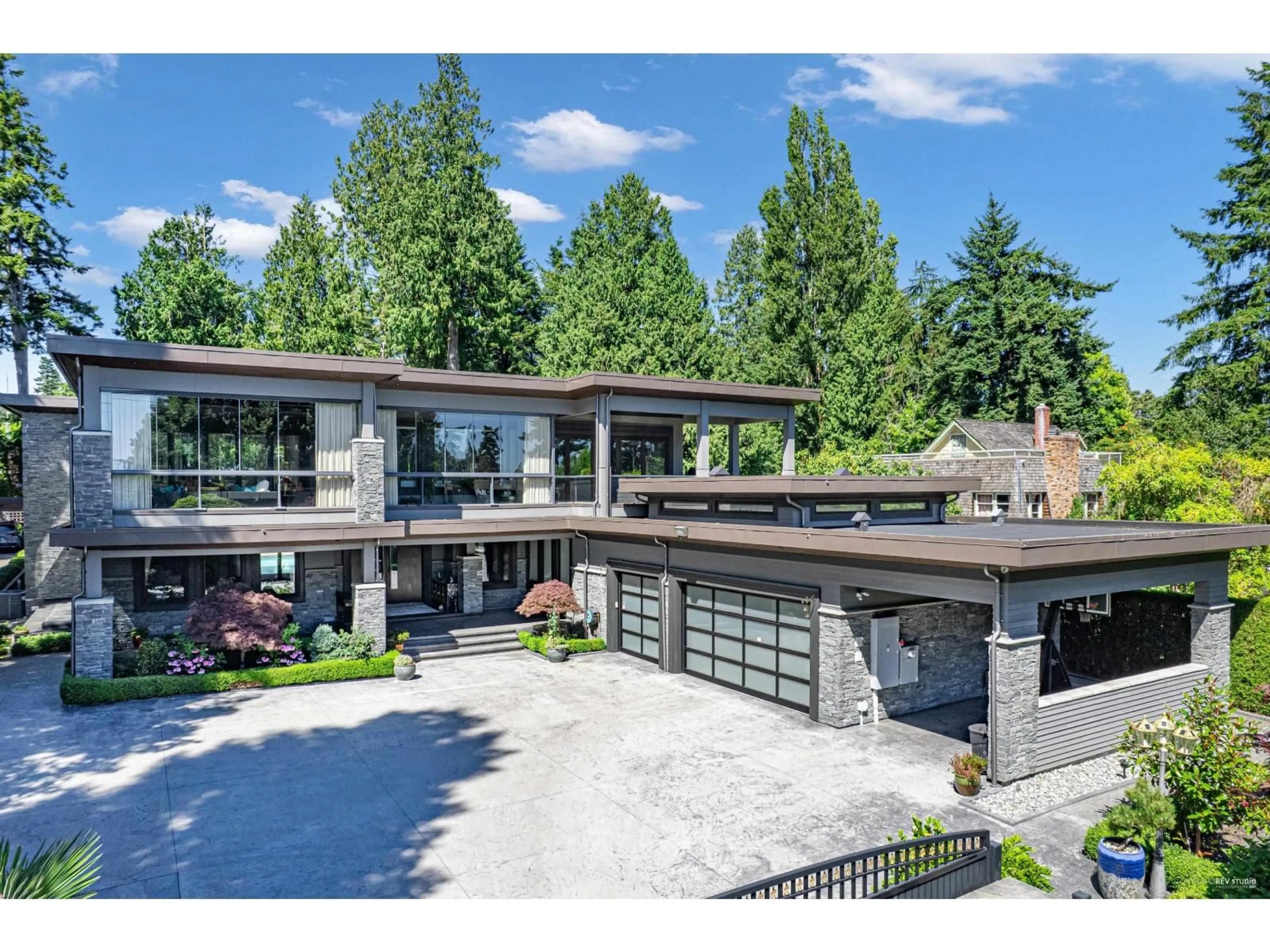 Unknown for 13657 MARINE, White Rock British Columbia V4B1A3