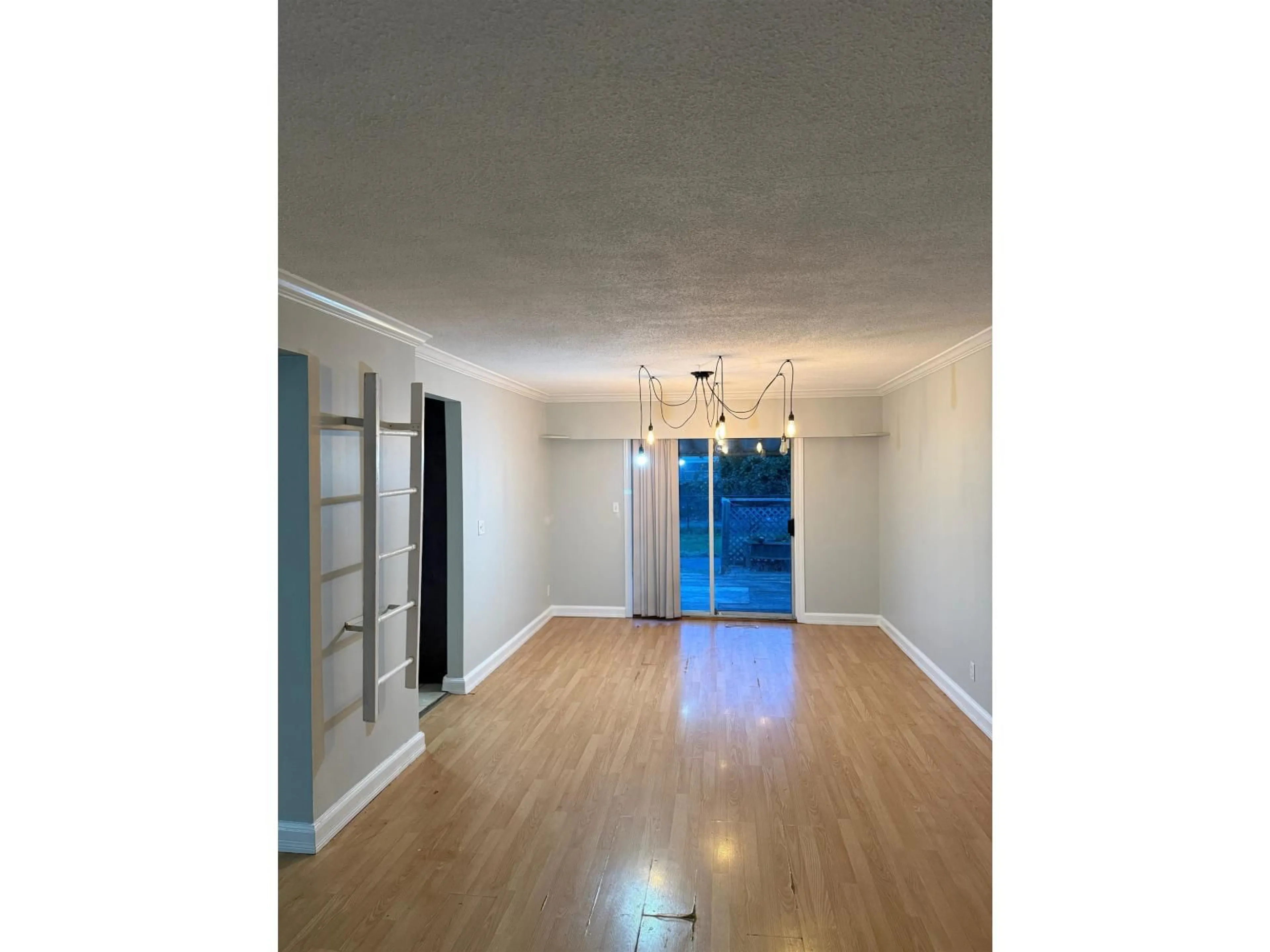 Unknown for 45629 KIPP AVENUE, Chilliwack British Columbia V2P1Y9