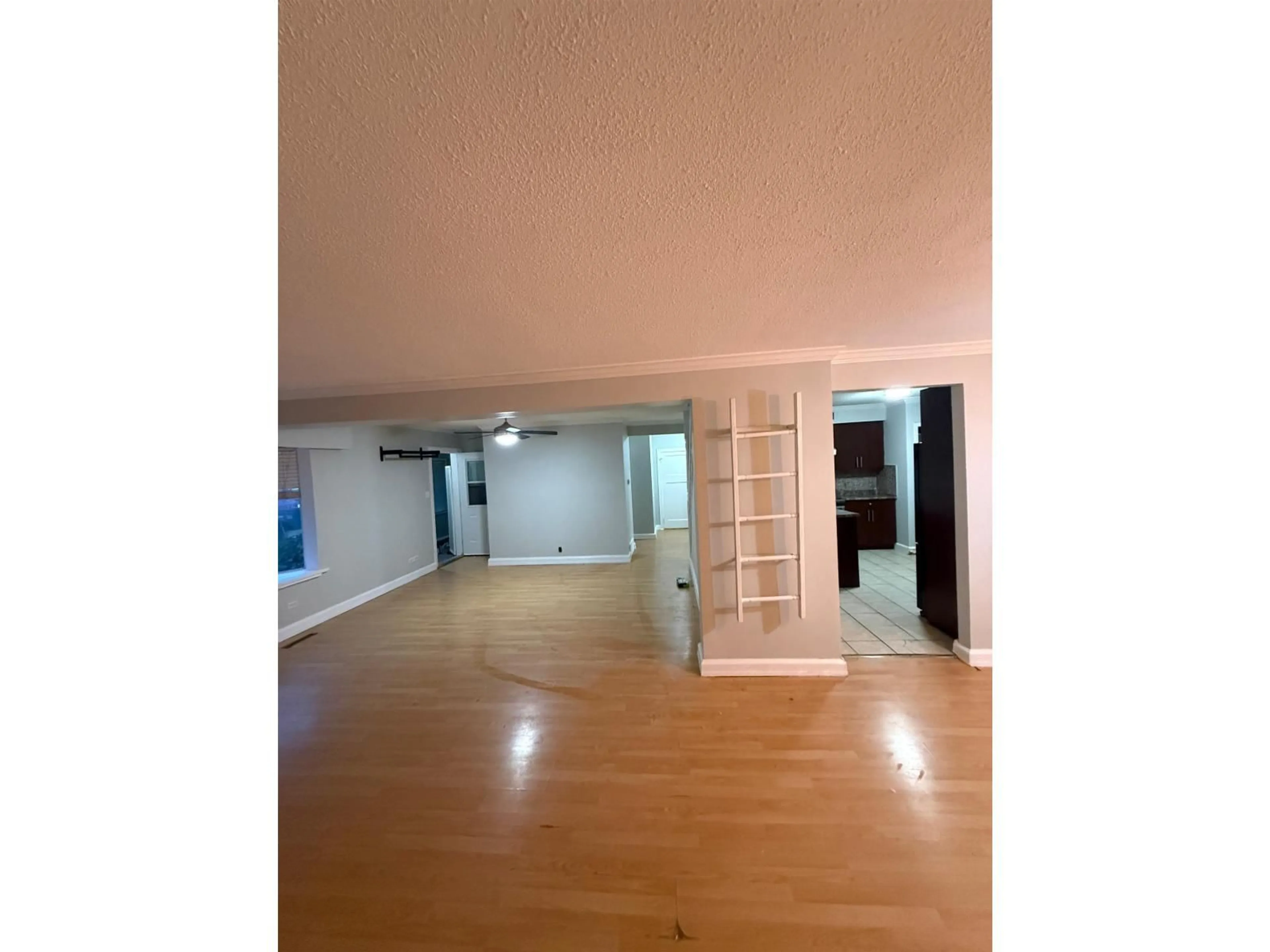 A pic of a room for 45629 KIPP AVENUE, Chilliwack British Columbia V2P1Y9