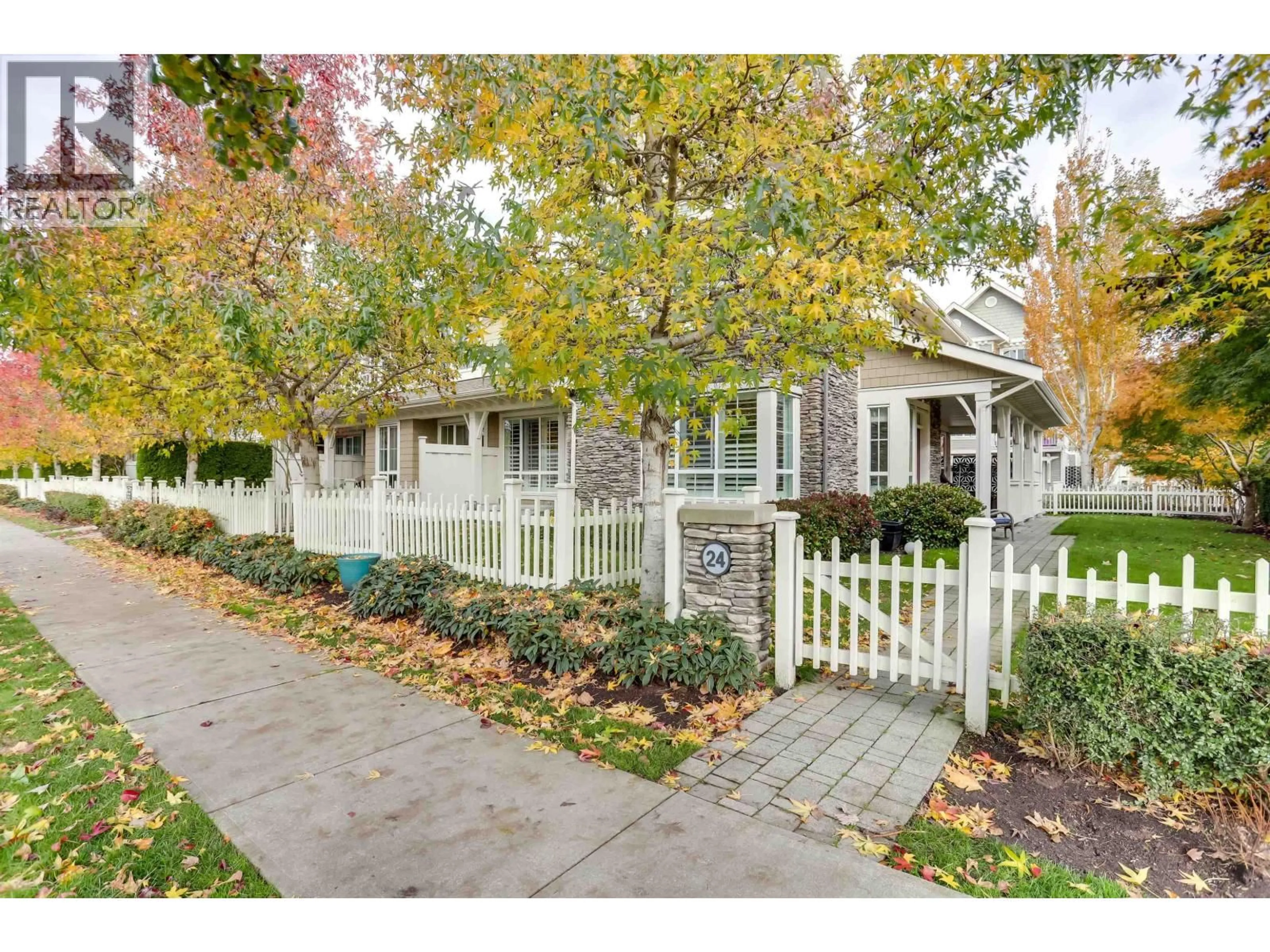 Unknown for 24 - 5510 ADMIRAL WAY, Delta British Columbia V4K0C3