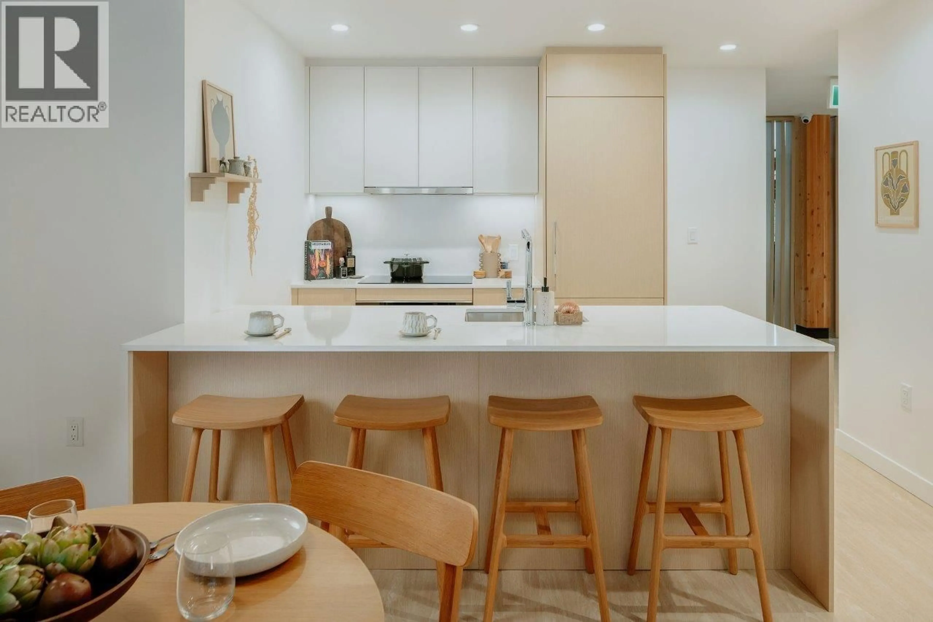 Unknown for 203 - 3633 WILLINGDON AVENUE, Burnaby British Columbia V0V0V0