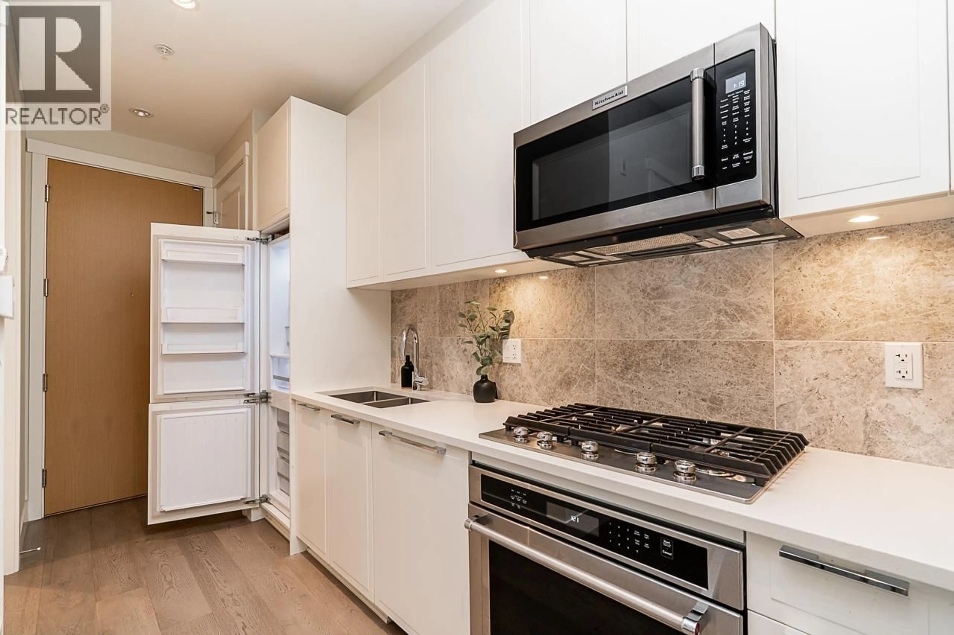 Standard kitchen, unknown for 129 - 5535 ADMIRAL WAY, Delta British Columbia V4K0E3