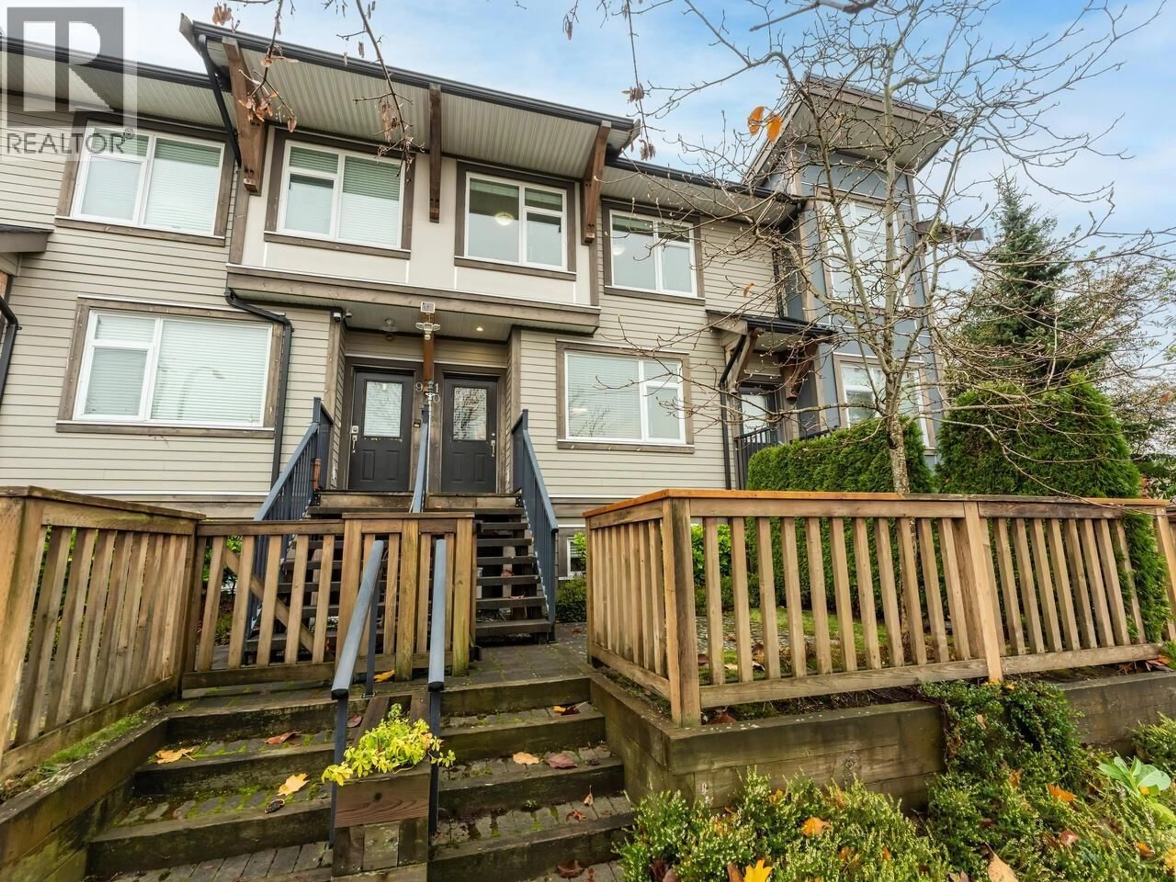 A pic from outside/outdoor area/front of a property/back of a property/a pic from drone, street for 10 - 4099 NO. 4 ROAD, Richmond British Columbia V6X2M2