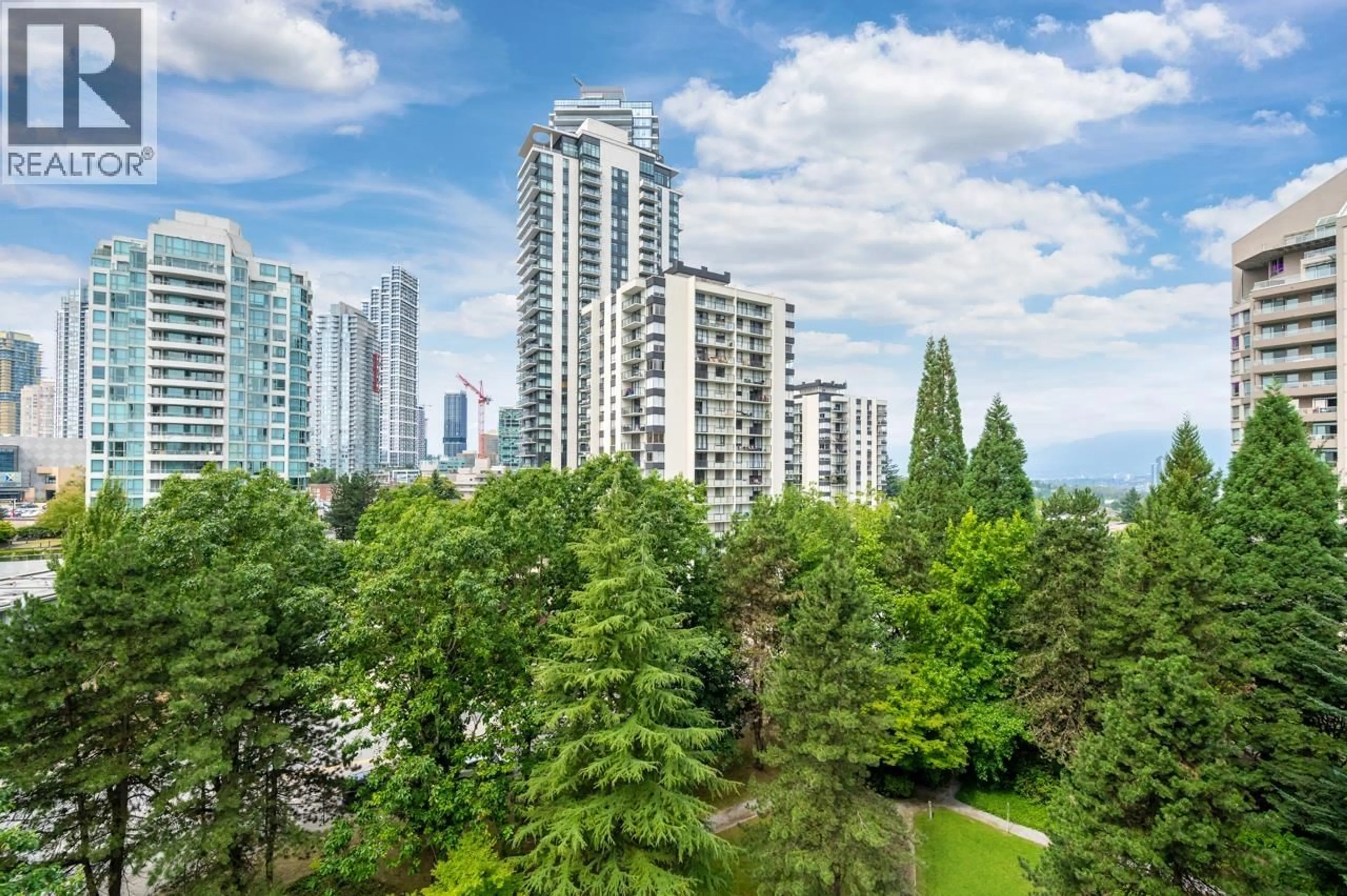 A pic from outside/outdoor area/front of a property/back of a property/a pic from drone, city buildings view from balcony for 840 - 4825 HAZEL STREET, Burnaby British Columbia V5H4N4