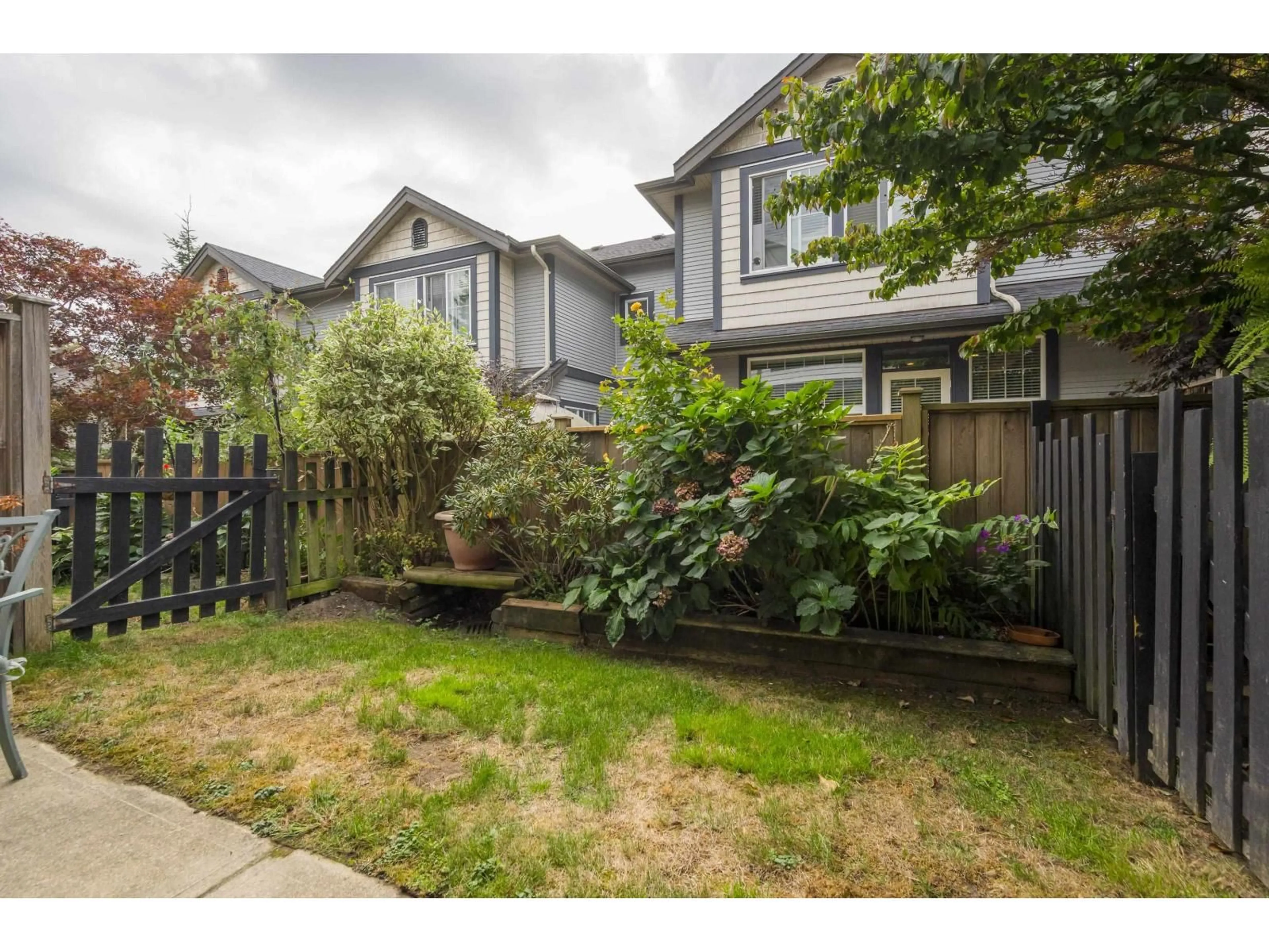 Unknown for 61 - 20831 70, Langley British Columbia V2Y0H1