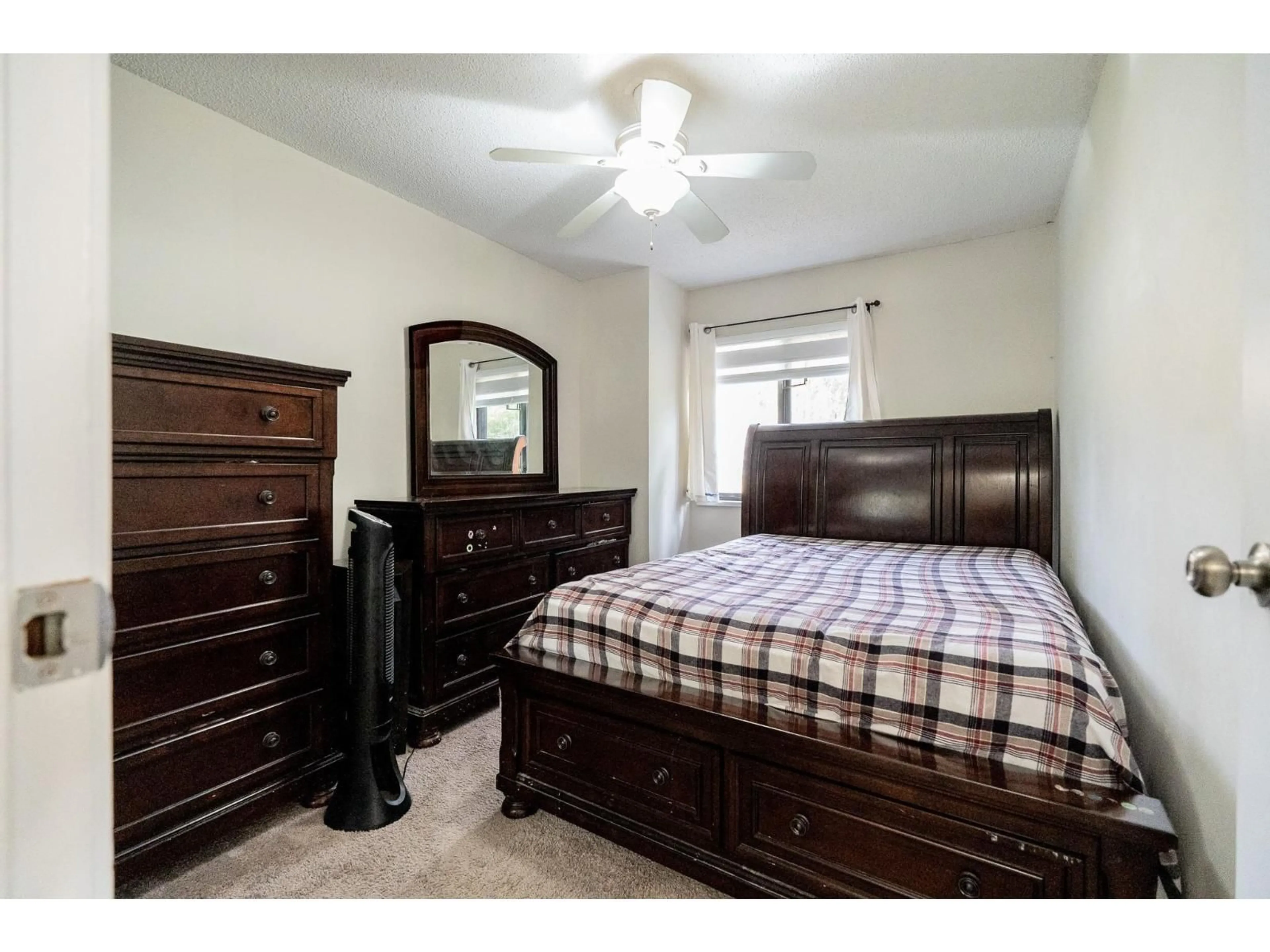 Bedroom with bed, unknown for 91 - 6669 138 STREET, Surrey British Columbia V3W5G7