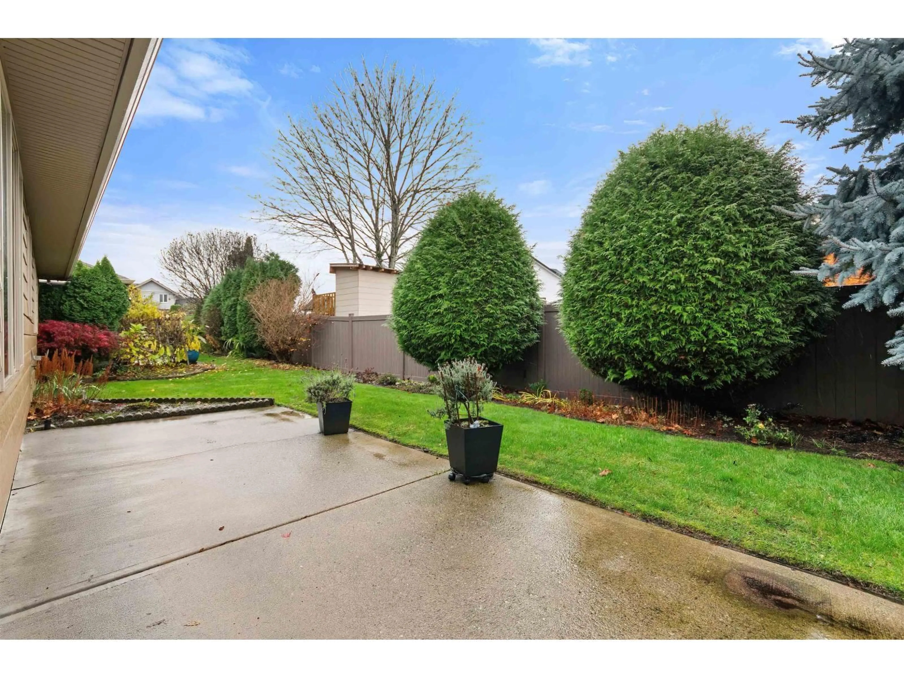 Patio, street for 222 - 46000 THOMAS ROAD, Chilliwack British Columbia V2R5W6