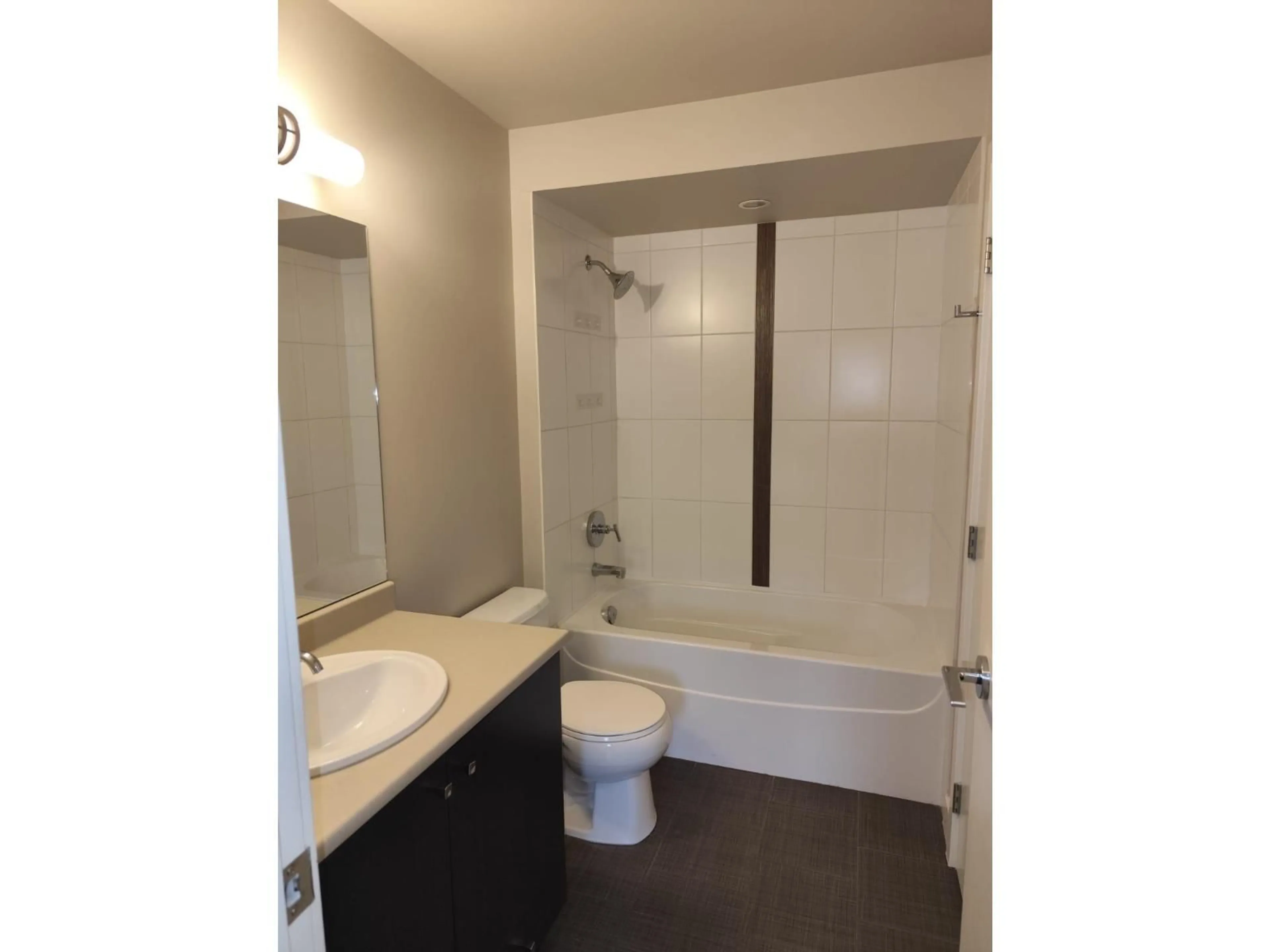 Standard bathroom, unknown for 417 - 13740 75A AVENUE, Surrey British Columbia V3W0E8