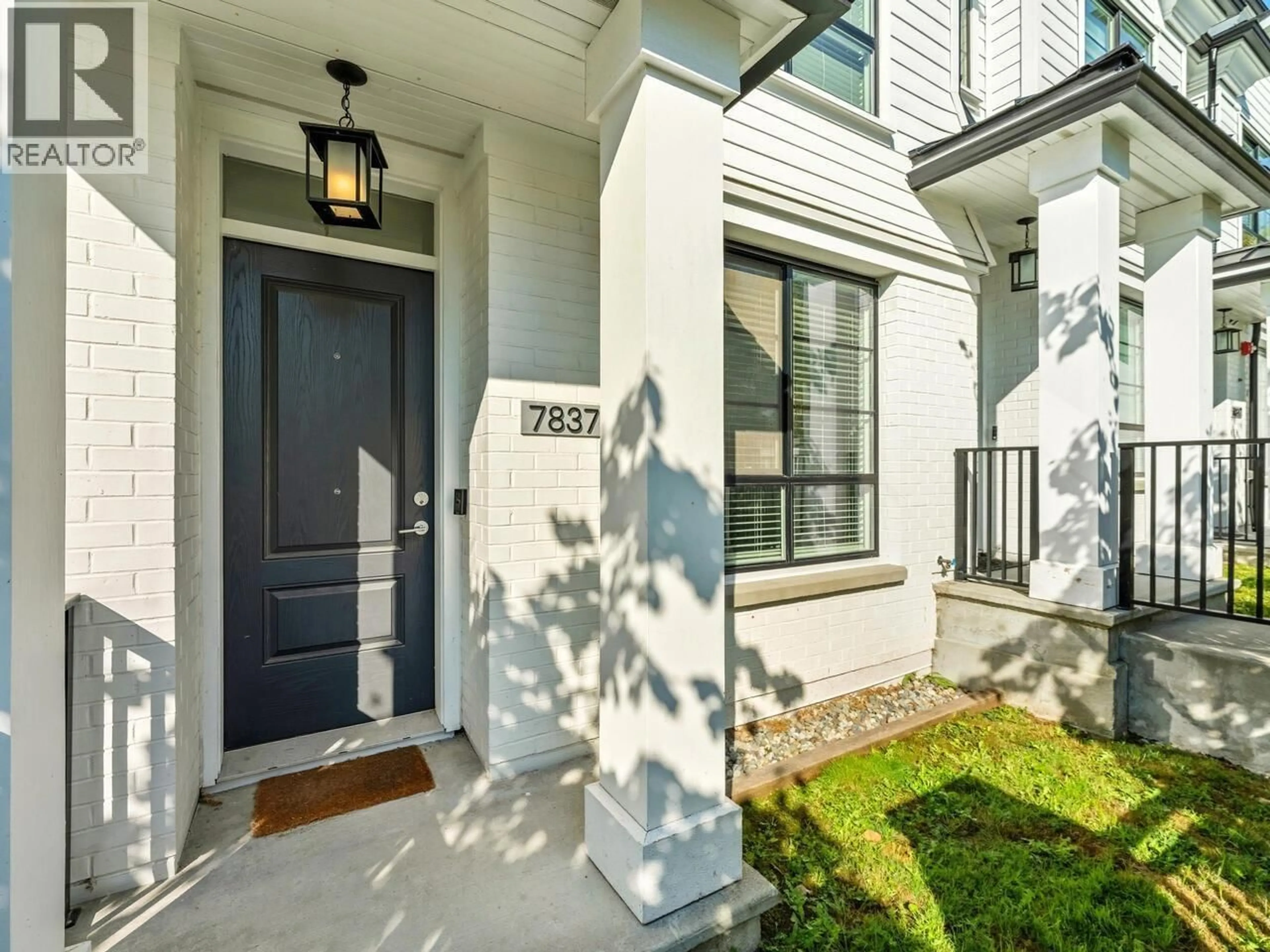 Indoor entryway for 7837 MANITOBA STREET, Vancouver British Columbia V5X0G9