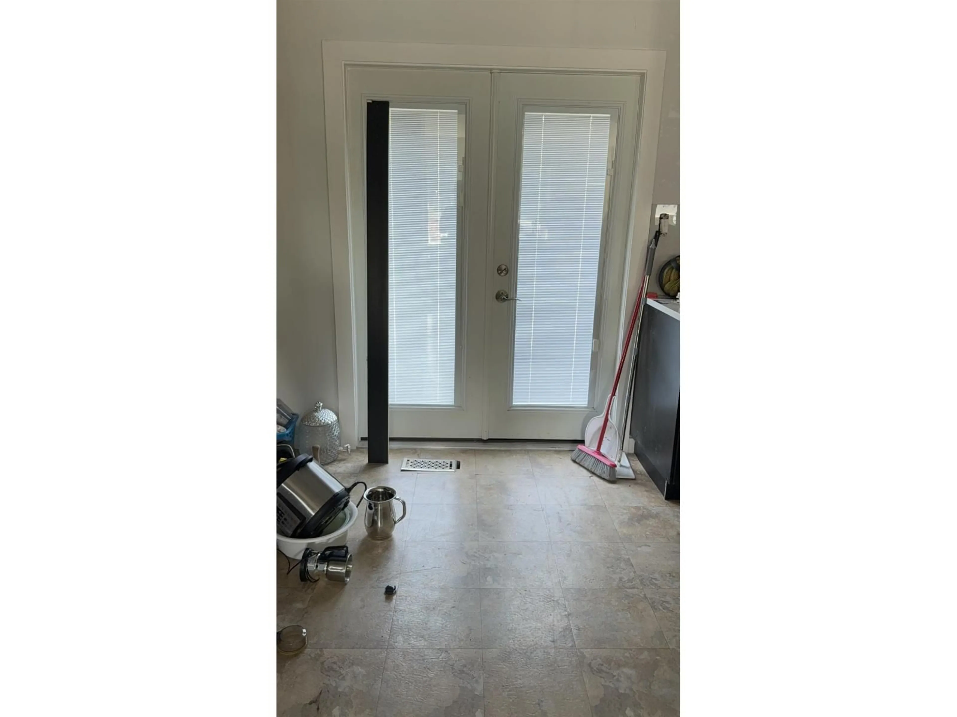 Unknown for 15847 RUSSELL AVENUE, White Rock British Columbia V4B2S5