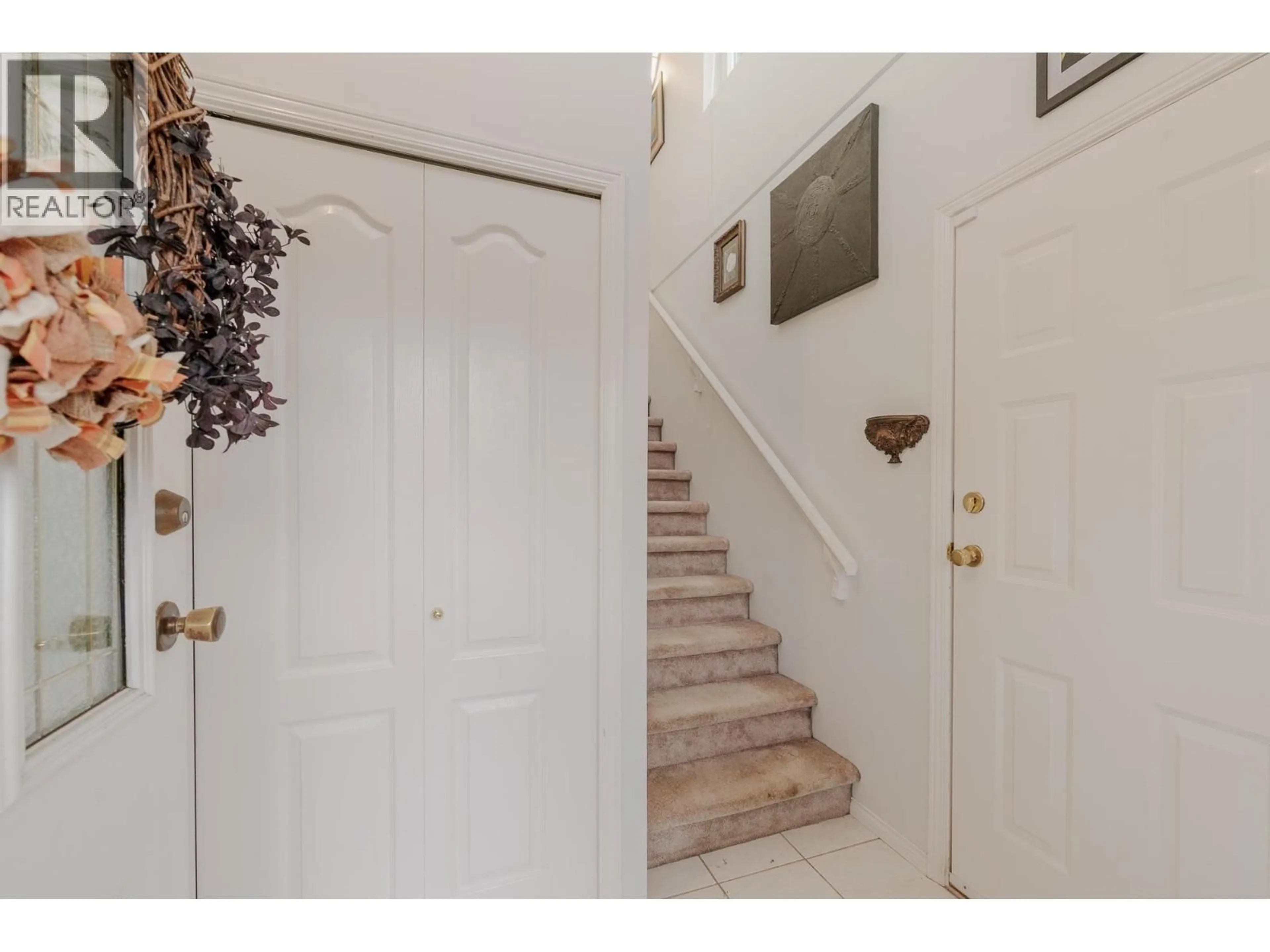 Indoor entryway for 3 - 19044 118B AVENUE, Pitt Meadows British Columbia V3Y2R2