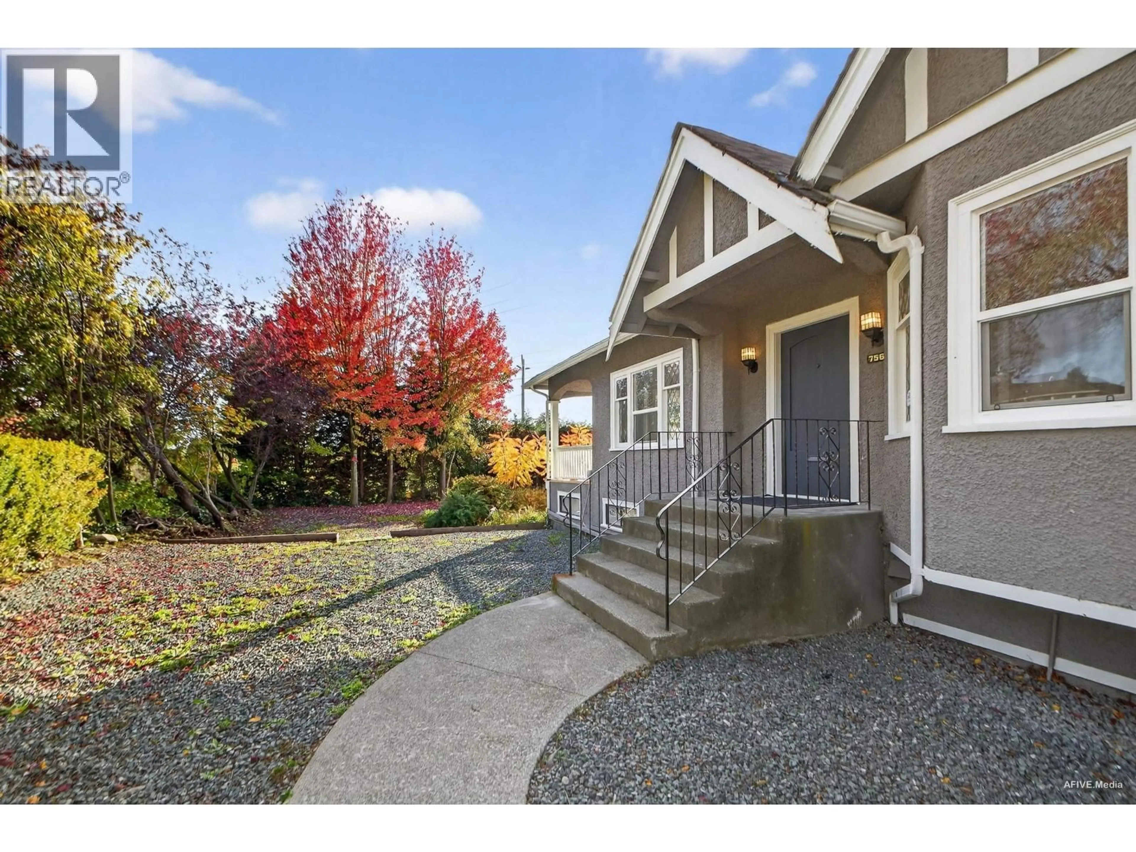 Home with vinyl exterior material, street for 7561 ANGUS DRIVE, Vancouver British Columbia V6P5K1