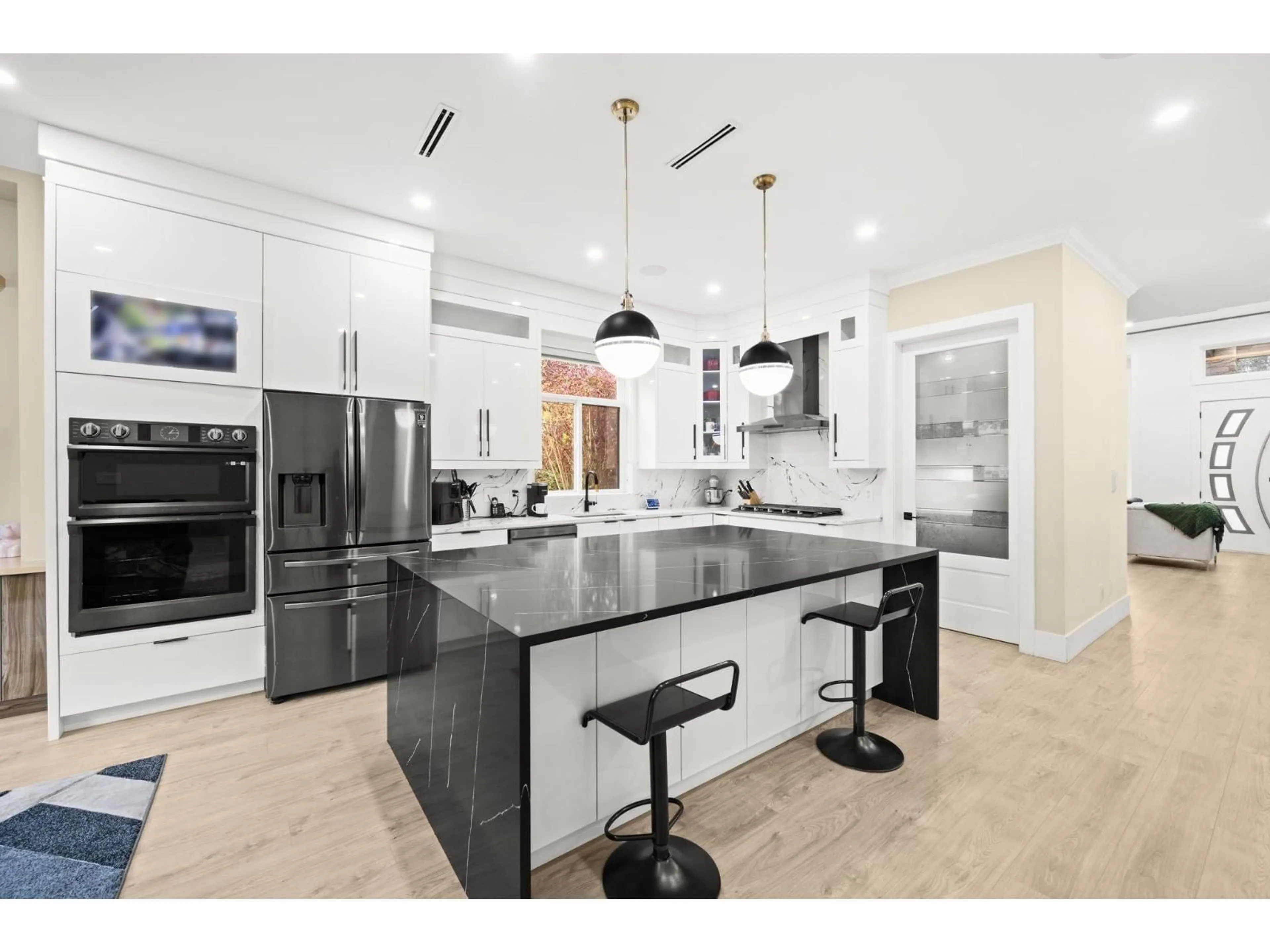 Open concept kitchen, unknown for 33682 BUSBY, Abbotsford British Columbia V2S1V2