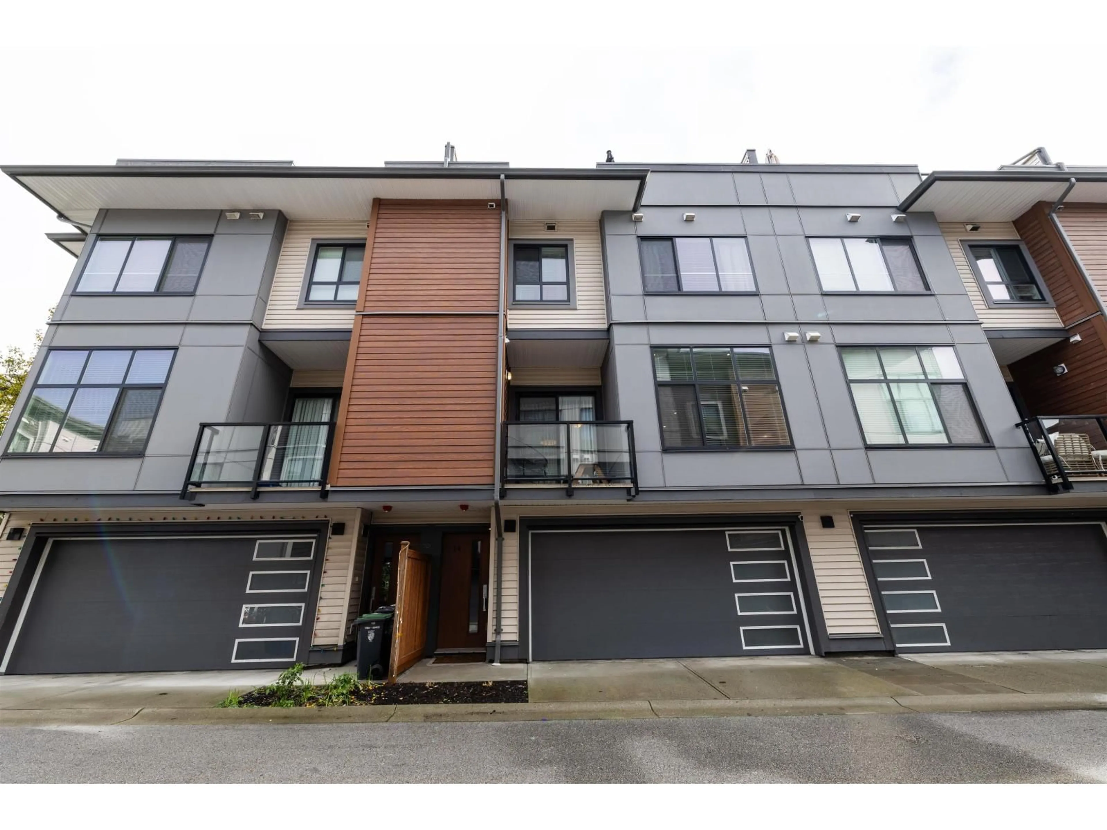 Unknown for 14 - 20852 78B, Langley British Columbia V2Y0X6