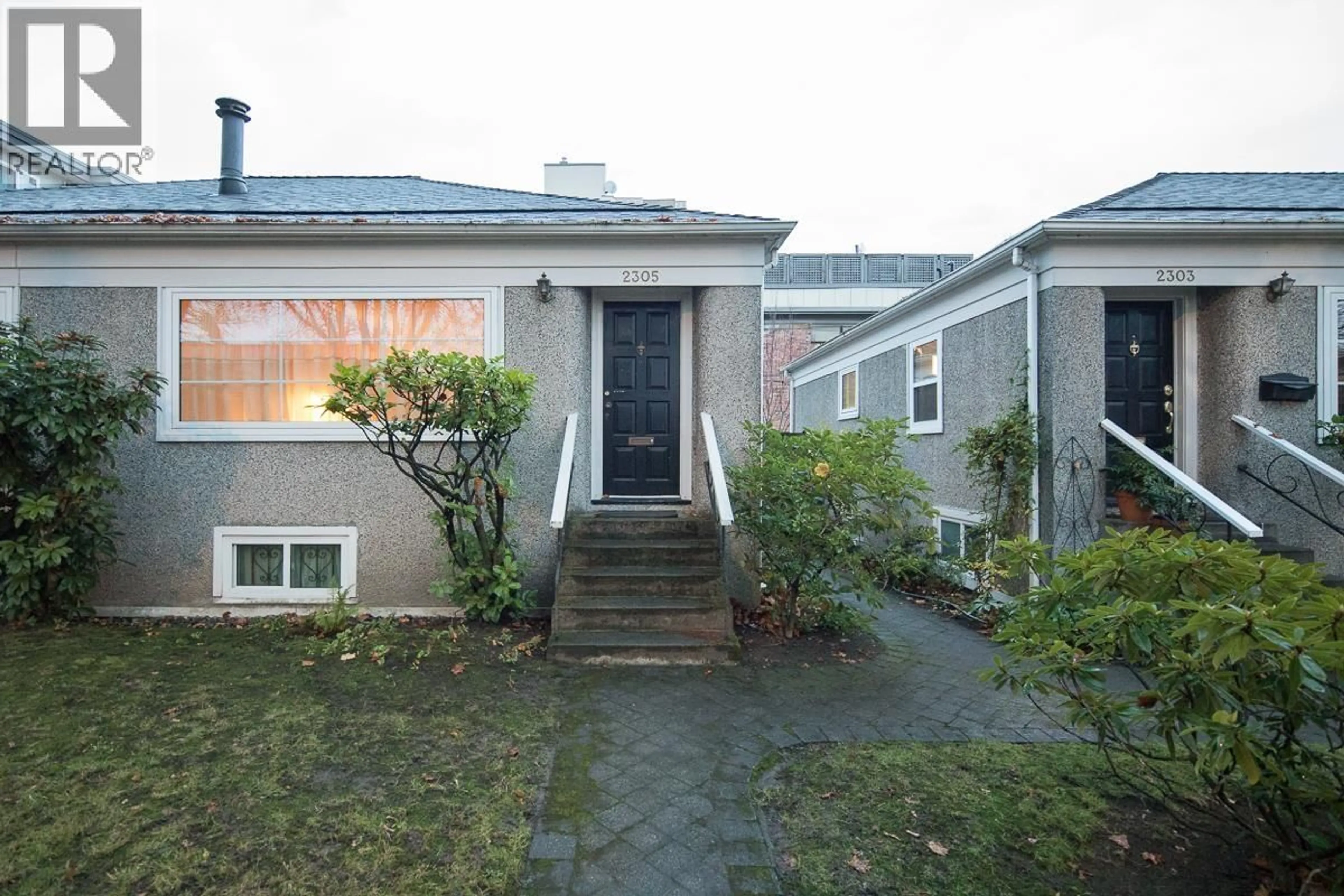 Patio, street for 2305 3RD AVENUE, Vancouver British Columbia V6K1L6